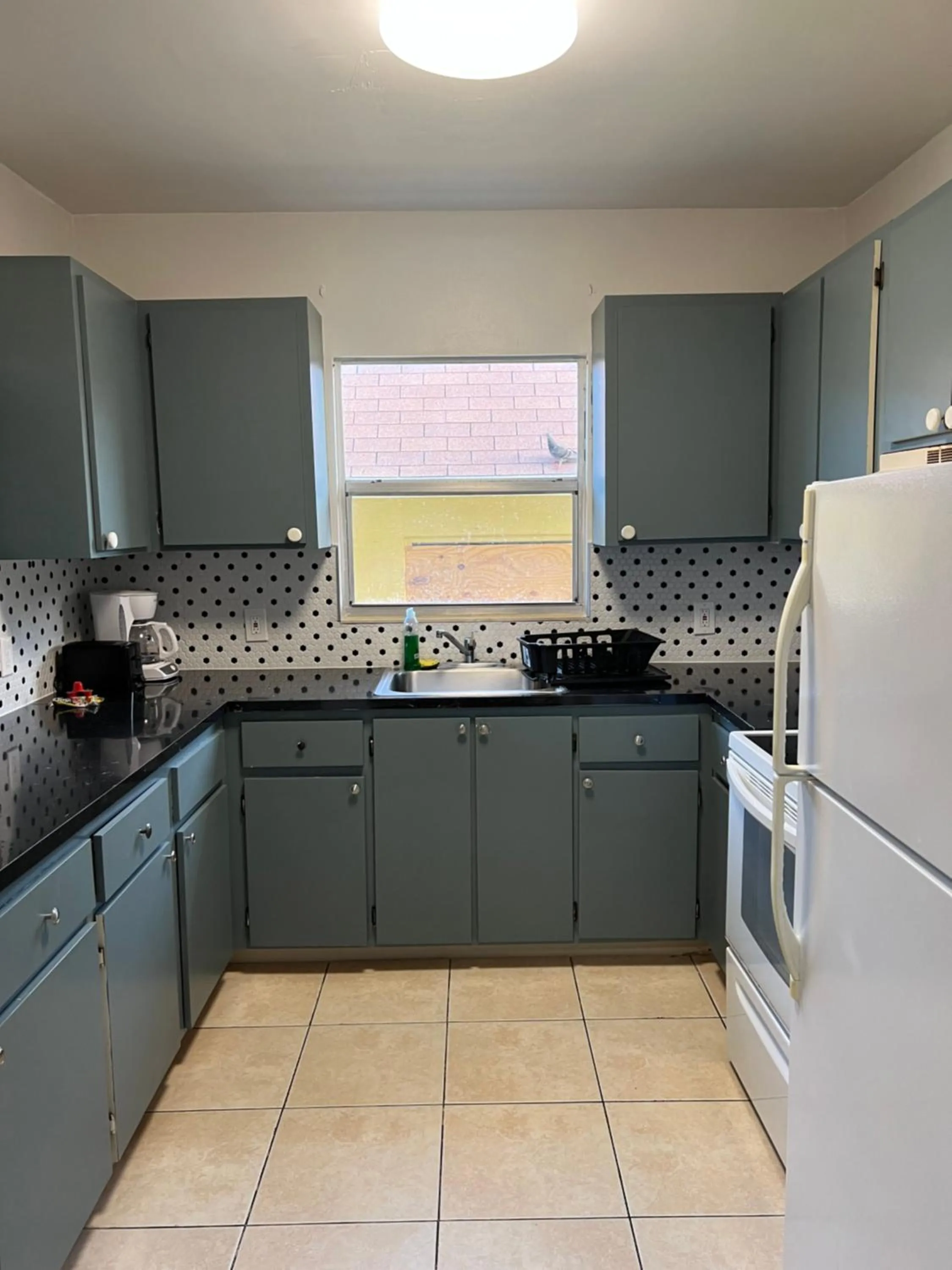 kitchen in Dee Jay Beach Resort