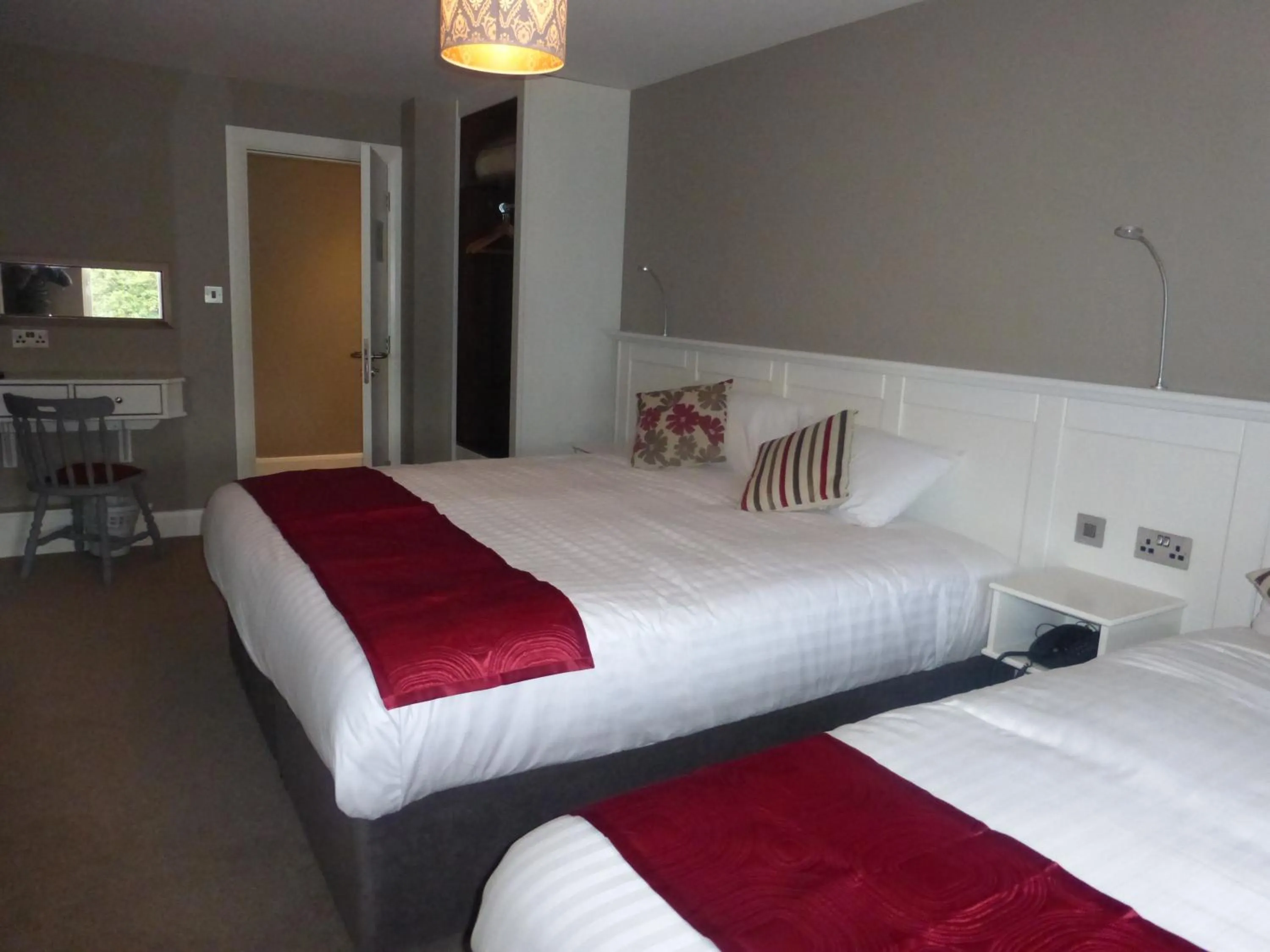 Photo of the whole room, Bed in Ryan's Hotel