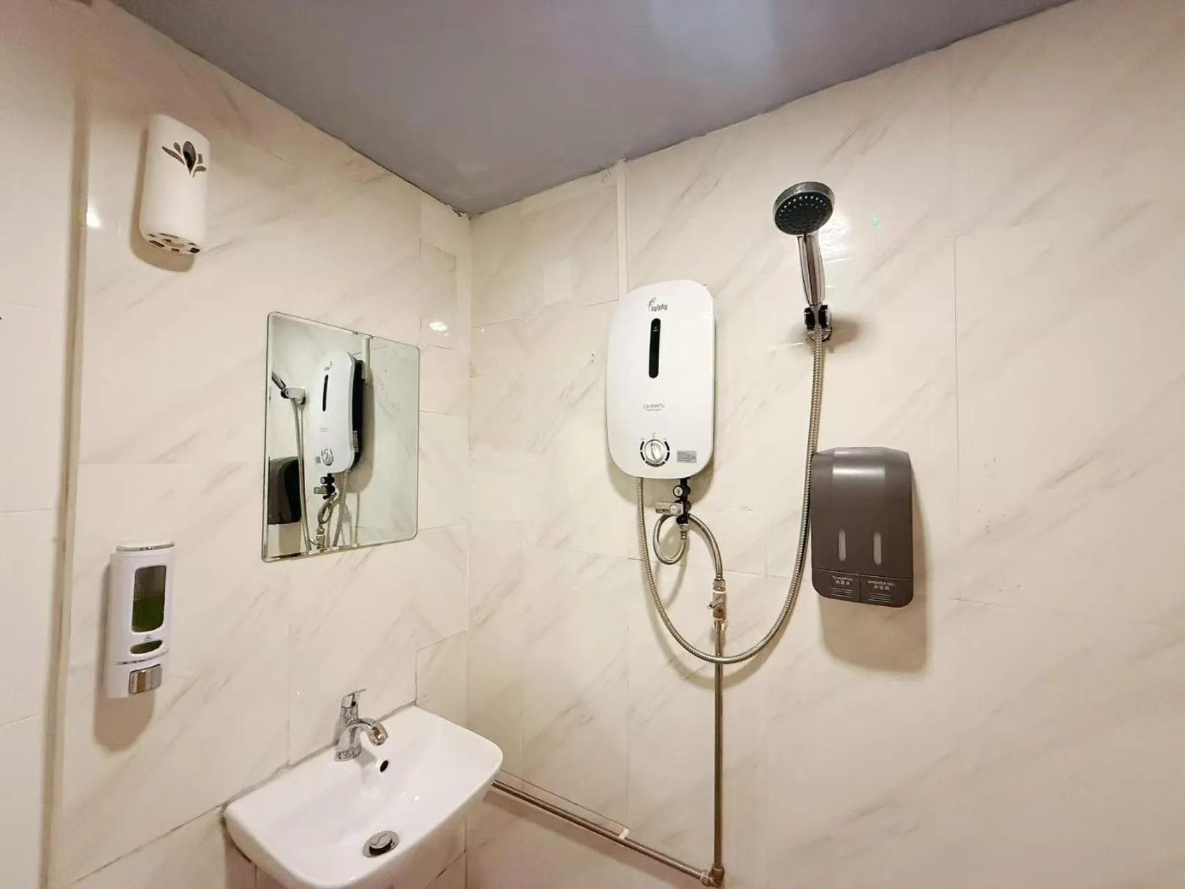 Bathroom in Coller Chinatown