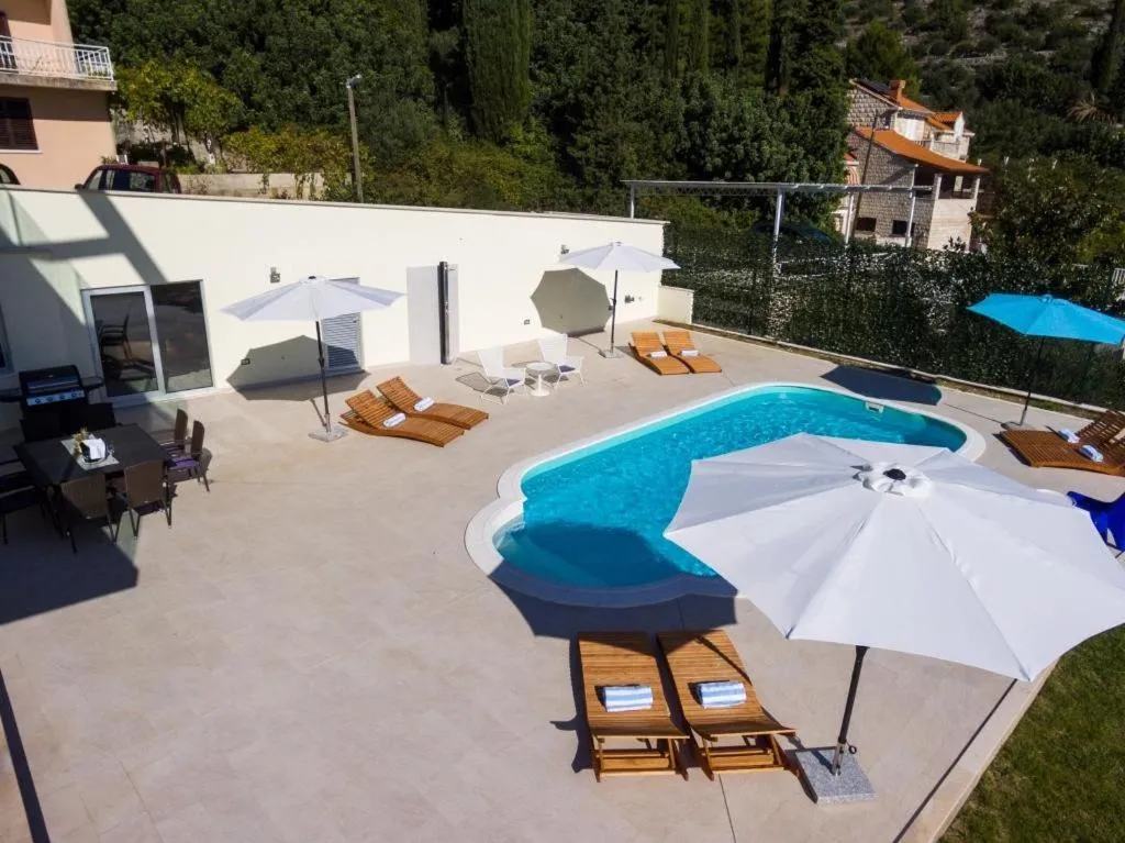 BBQ facilities in Villa Dupcic