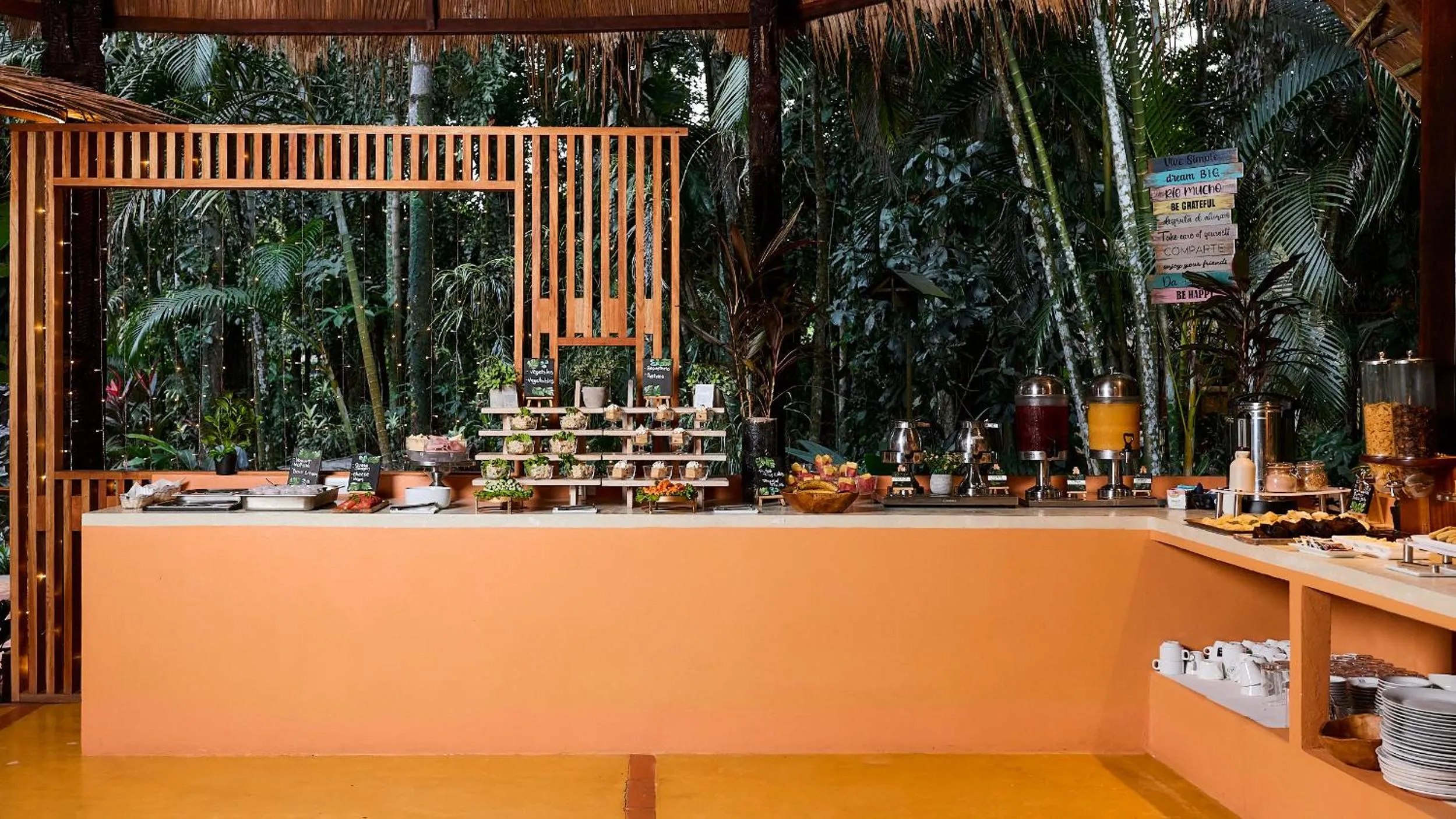 Buffet breakfast in Hotel Shawandha Costa Rica