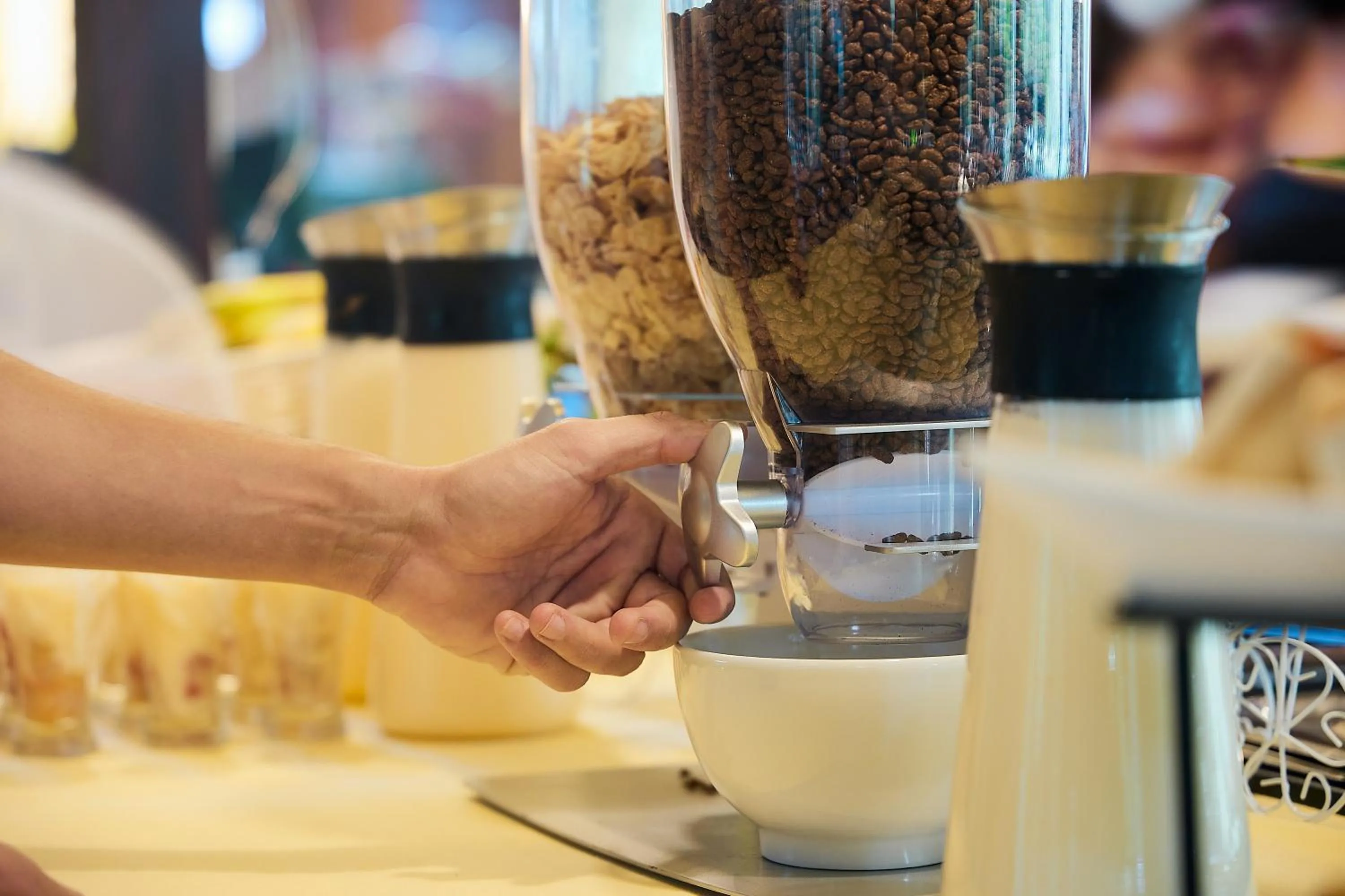 Breakfast in Shawandha Lodge