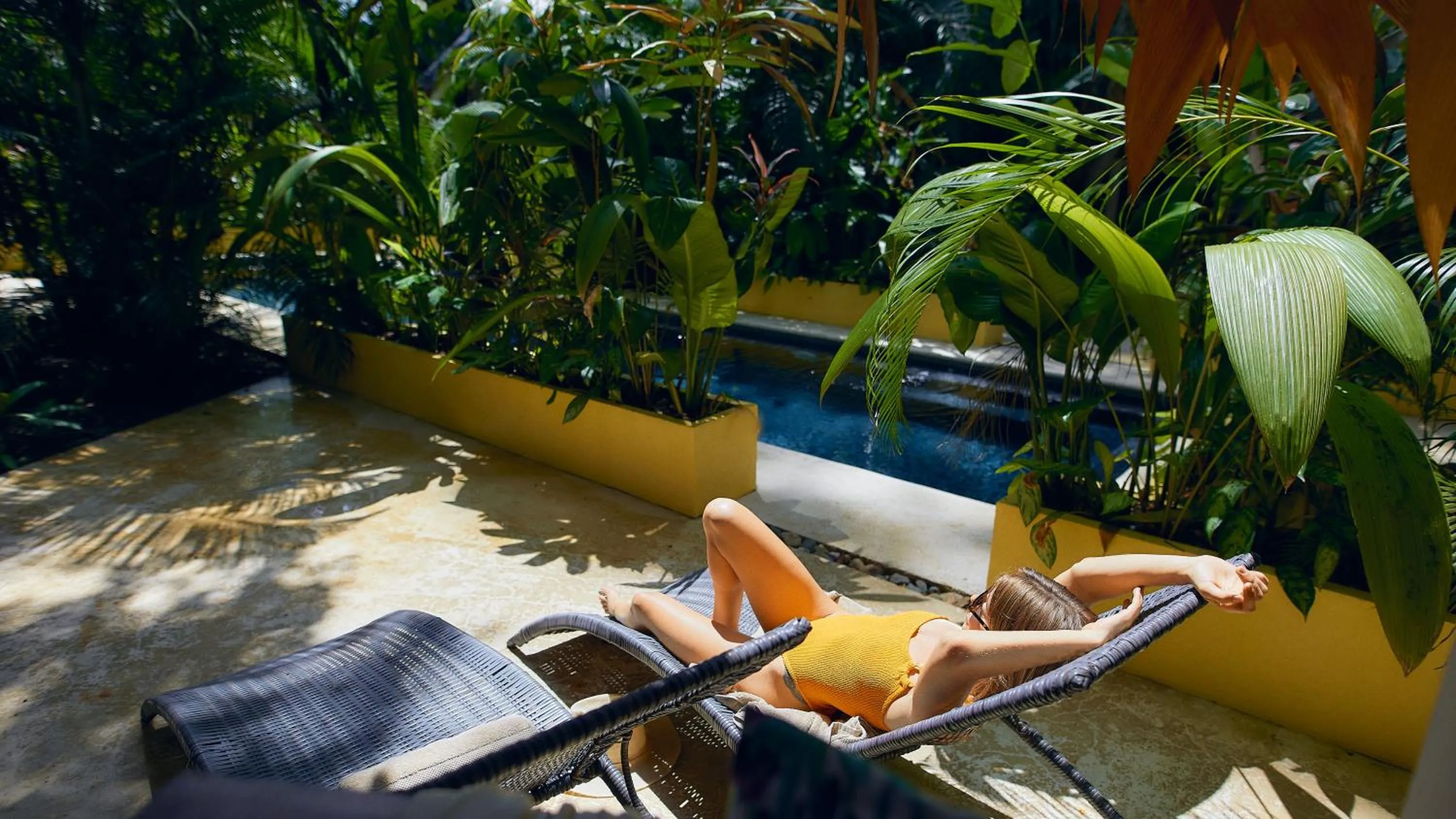 Swimming pool in Shawandha Lodge