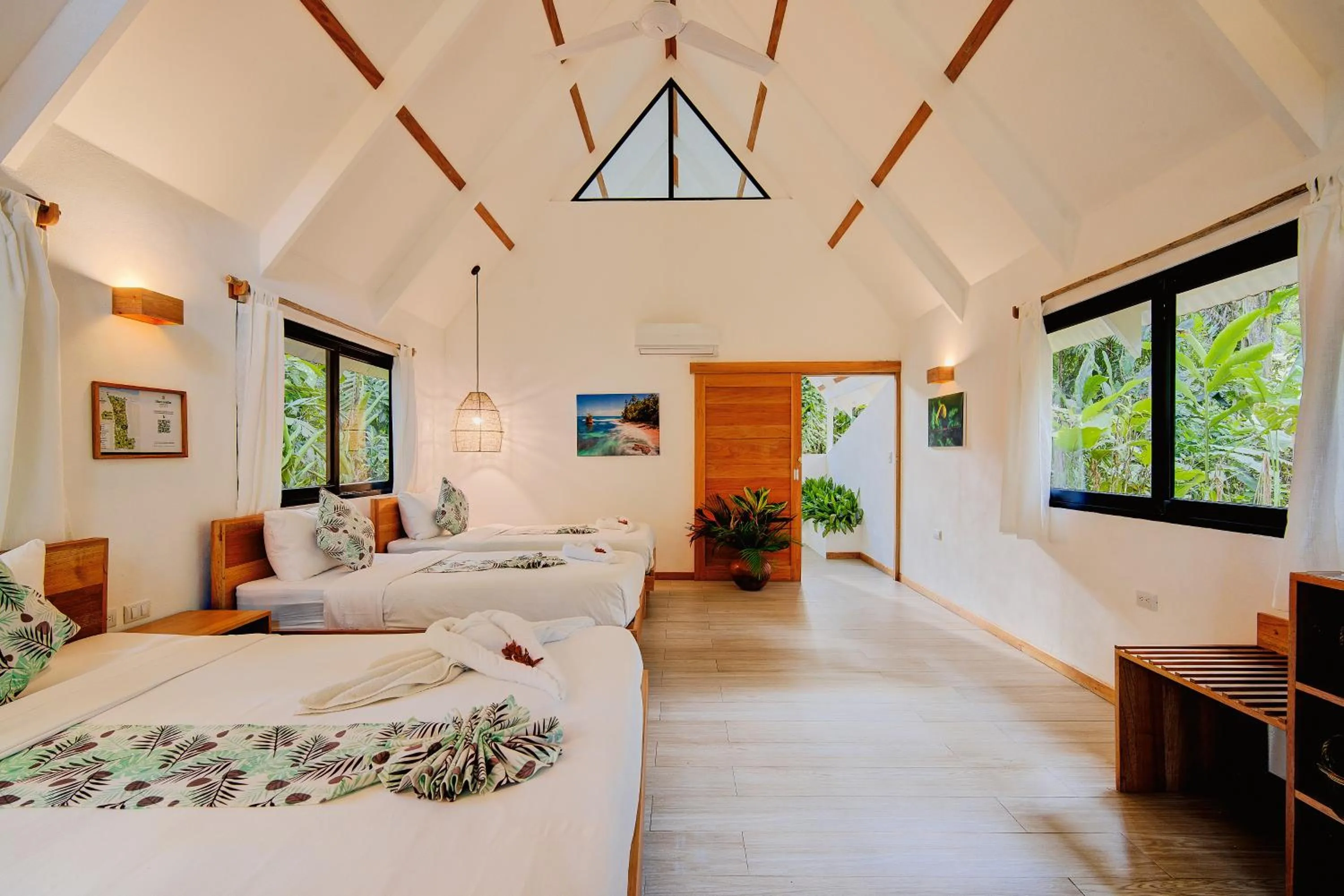 Bed in Hotel Shawandha Costa Rica