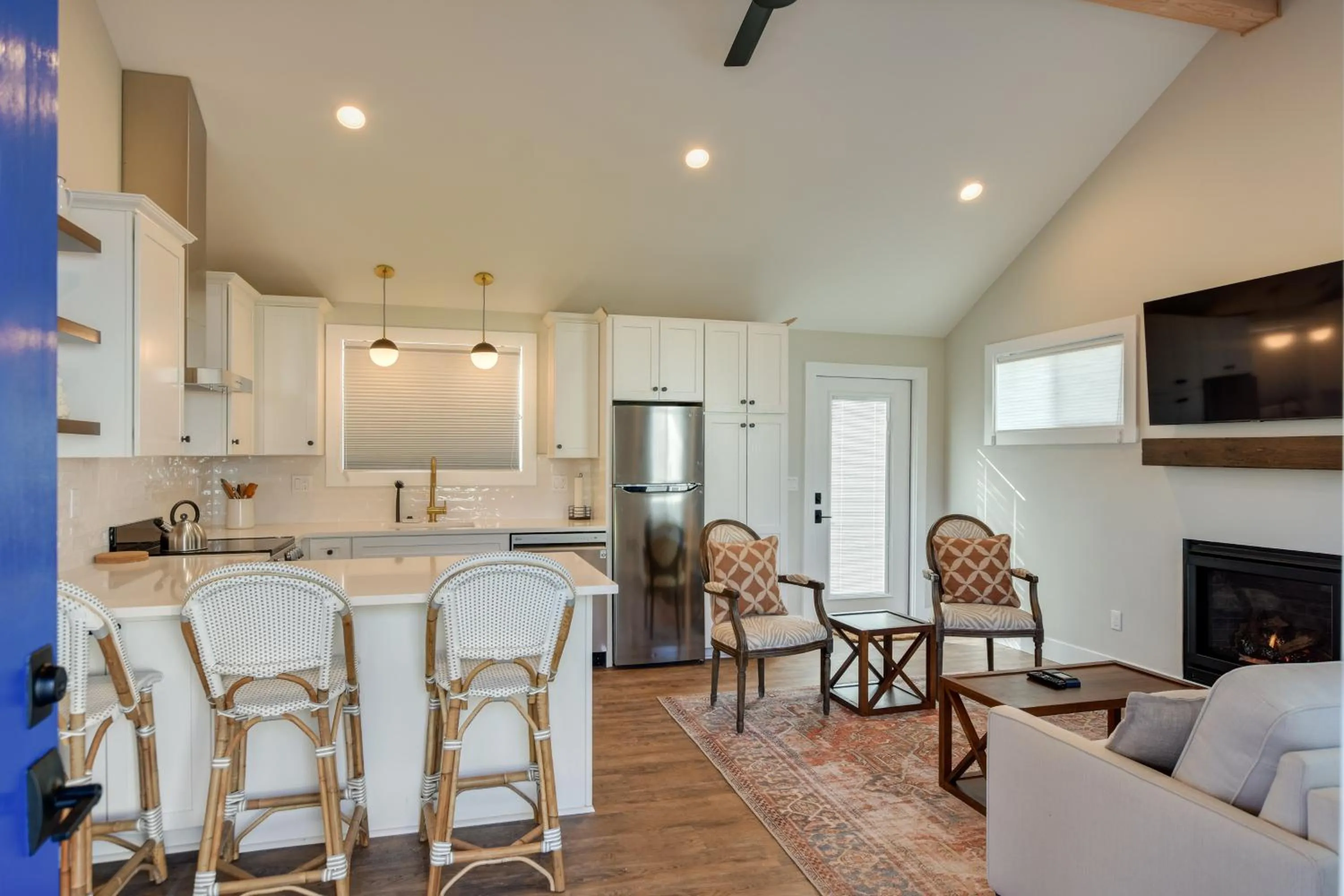 Kitchen or kitchenette in The Waves