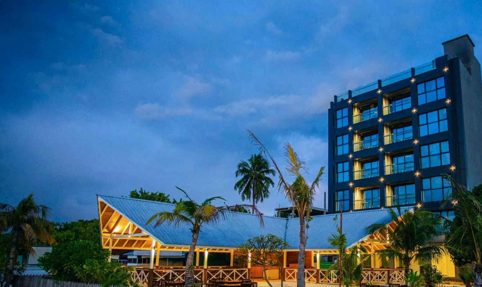 Beach Hotel Guraidhoo