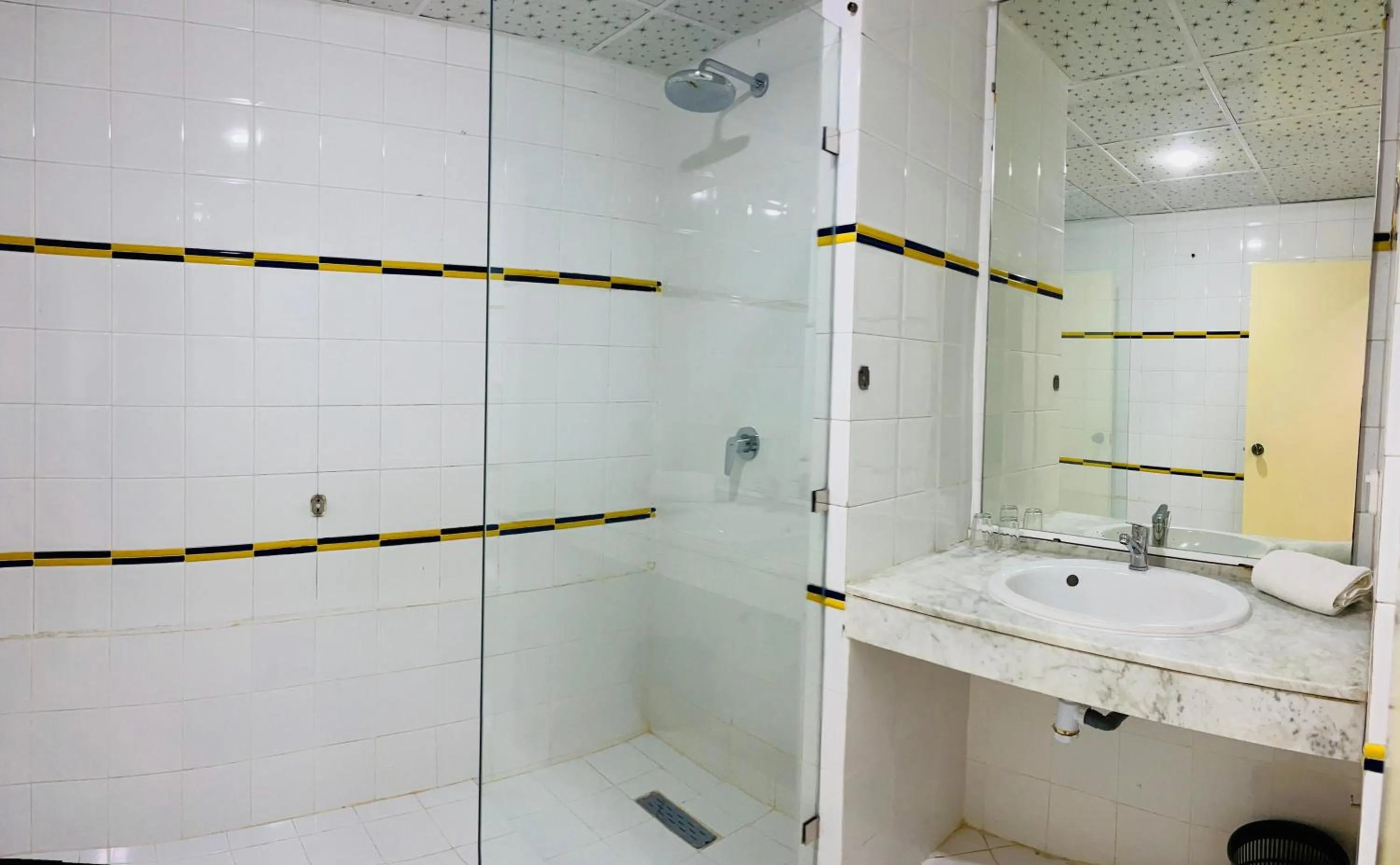 Shower in Hotel Anna Agadir