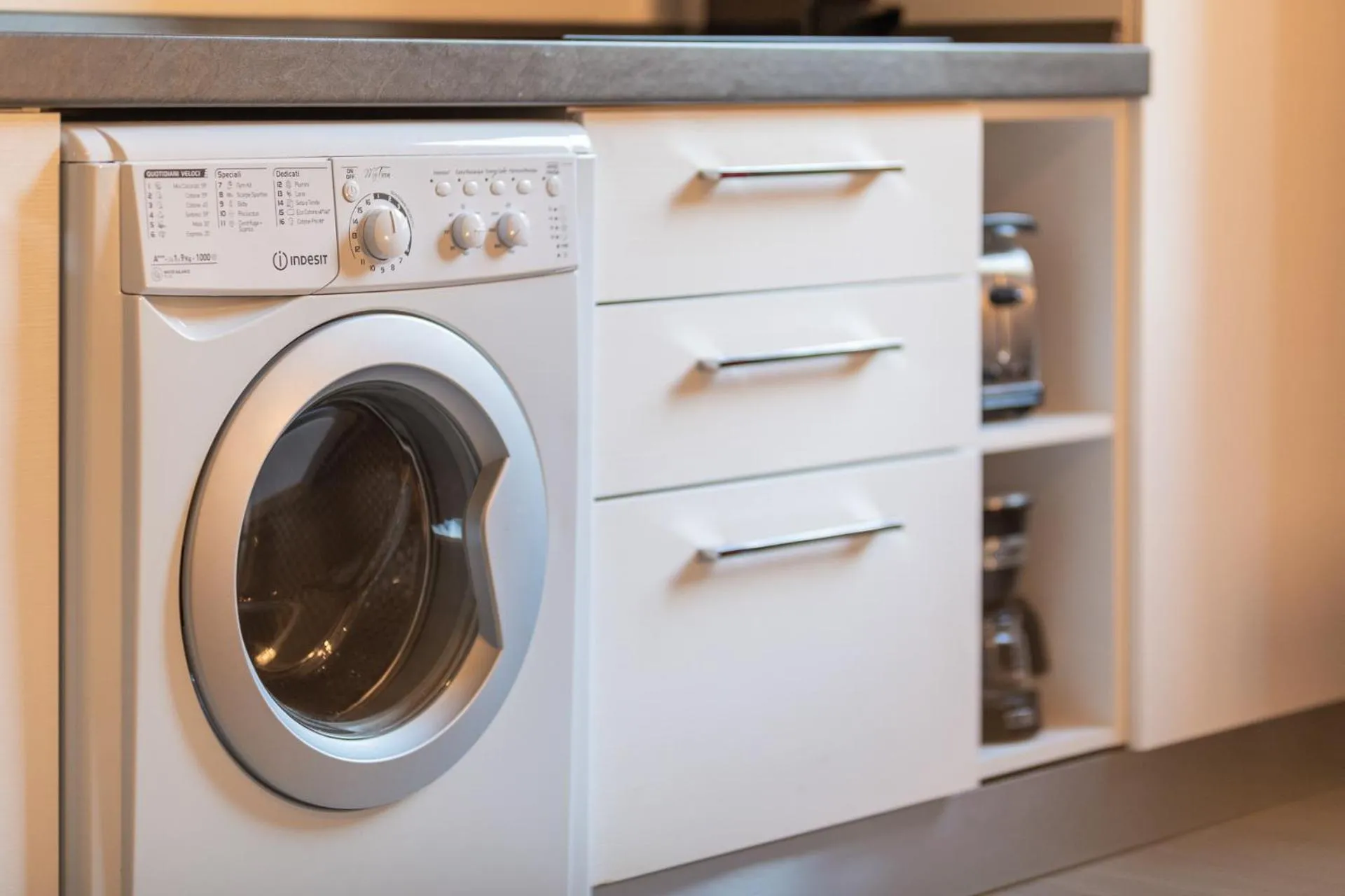 washing machine in Firenze Rentals Ponte Vecchio Flat
