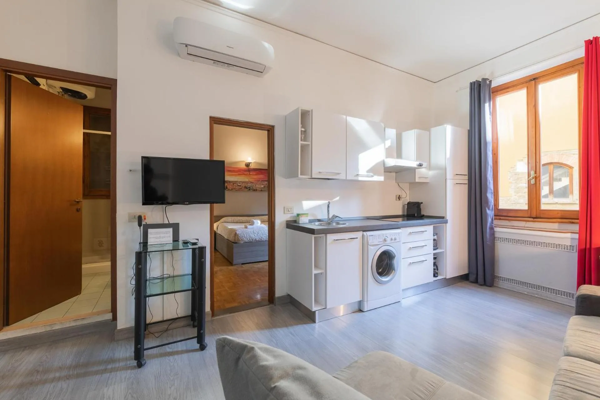 Kitchen or kitchenette in Firenze Rentals Ponte Vecchio Flat