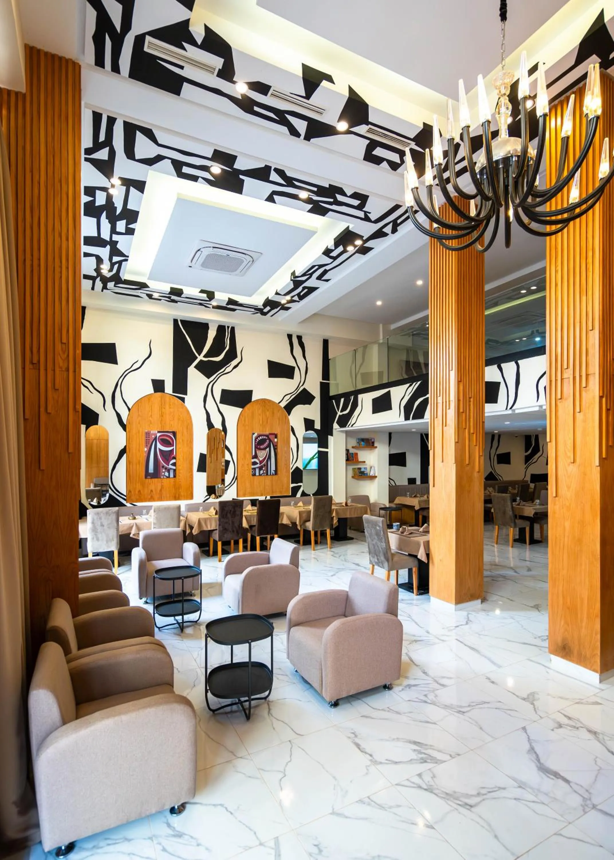 Restaurant/places to eat in Unico Hotel Maarif