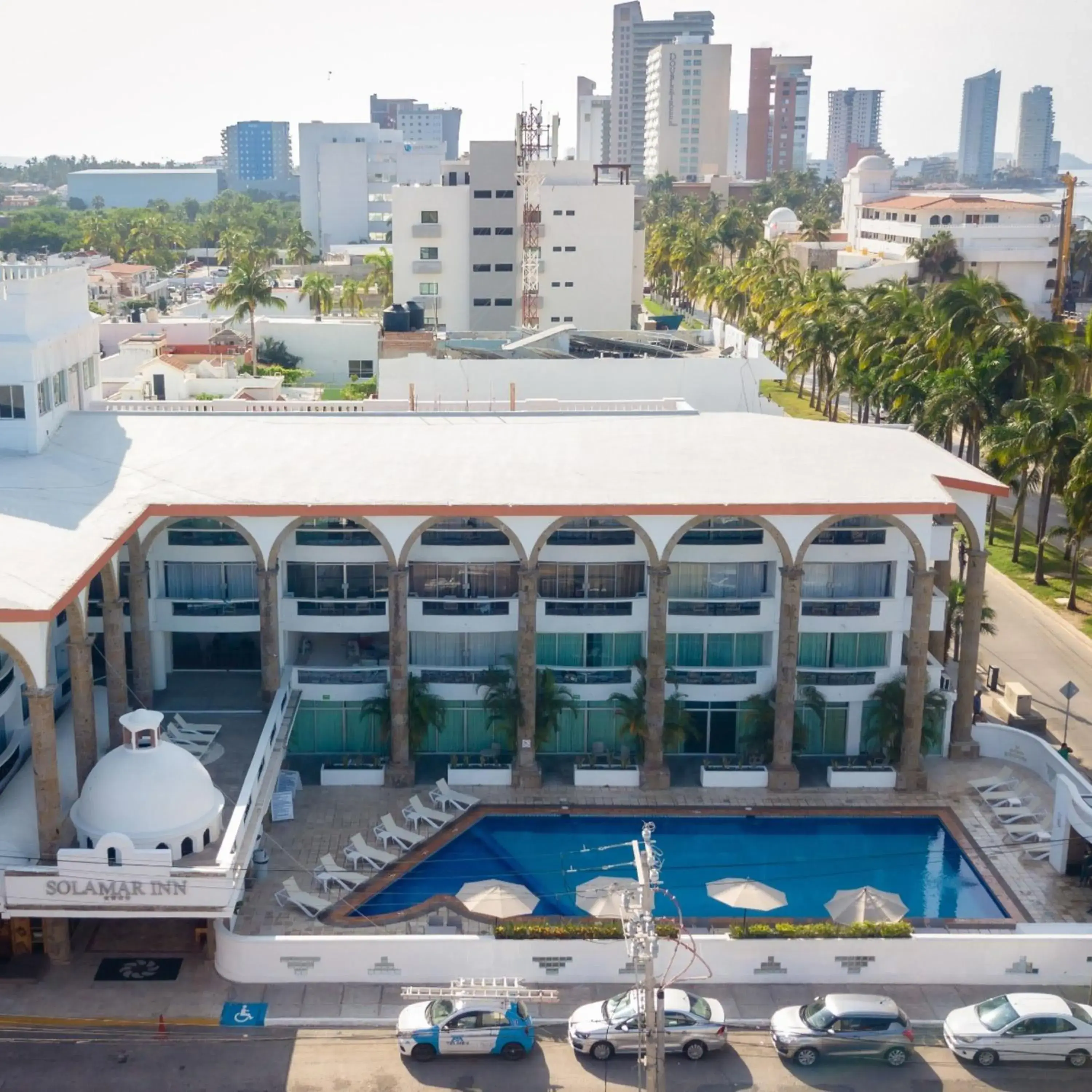Property building in Solamar Inn Mazatlan Property building in Solamar Inn Mazatlan