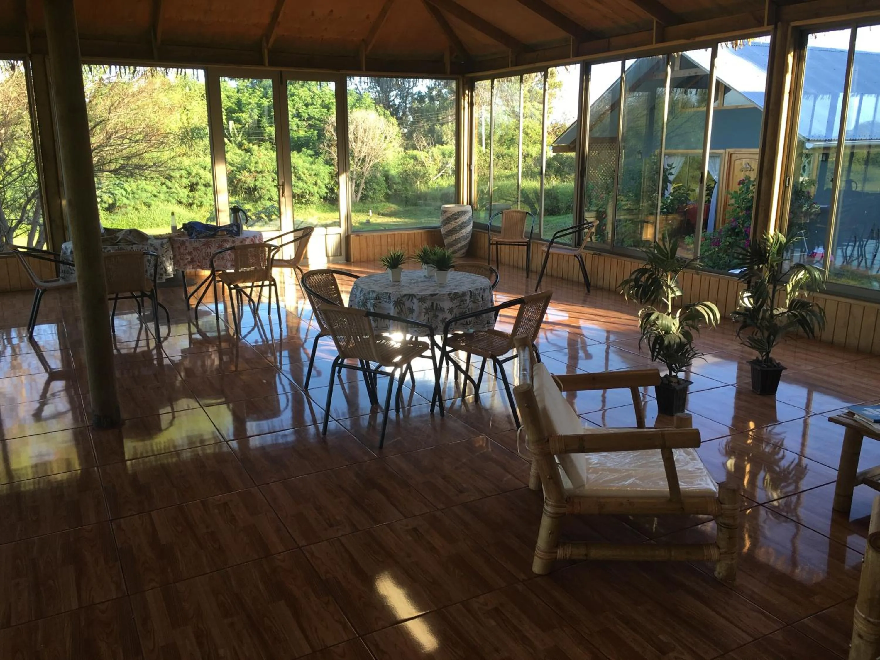 Communal lounge/ TV room in Cabañas Henua Iti