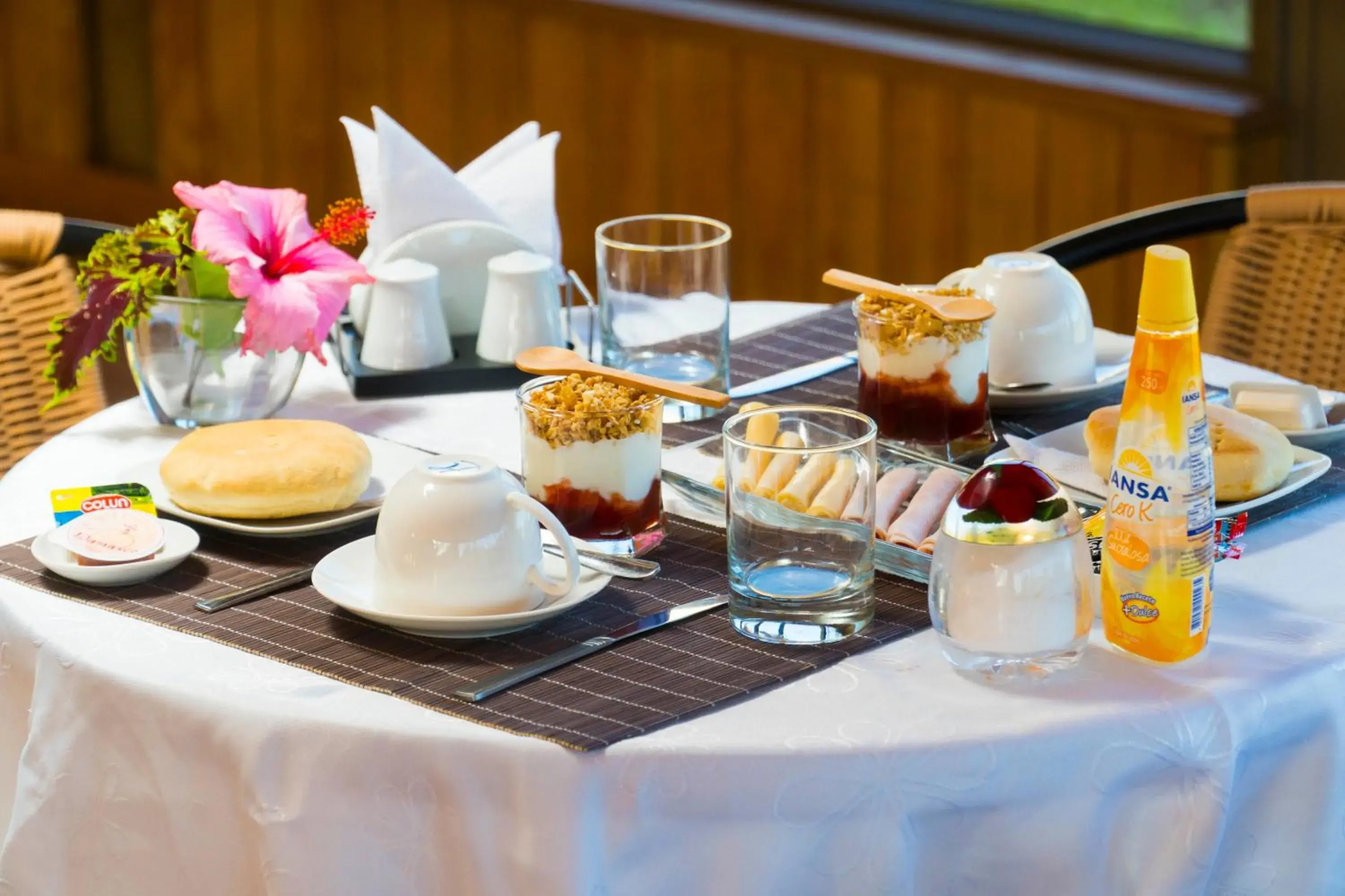 Restaurant/places to eat in Cabañas Henua Iti Restaurant/places to eat in Cabañas Henua Iti