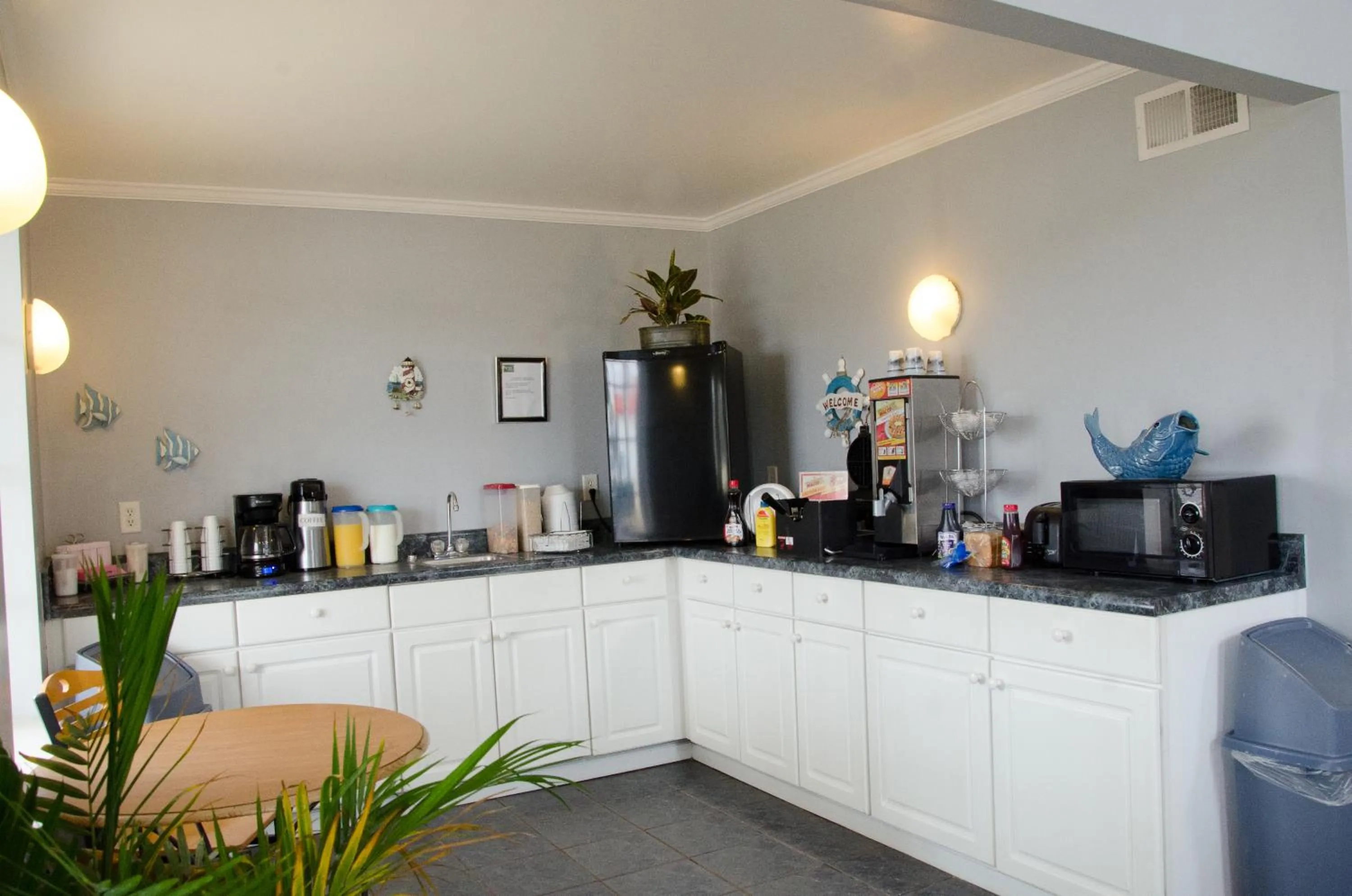 Continental breakfast in Key West Inn - Childersburg