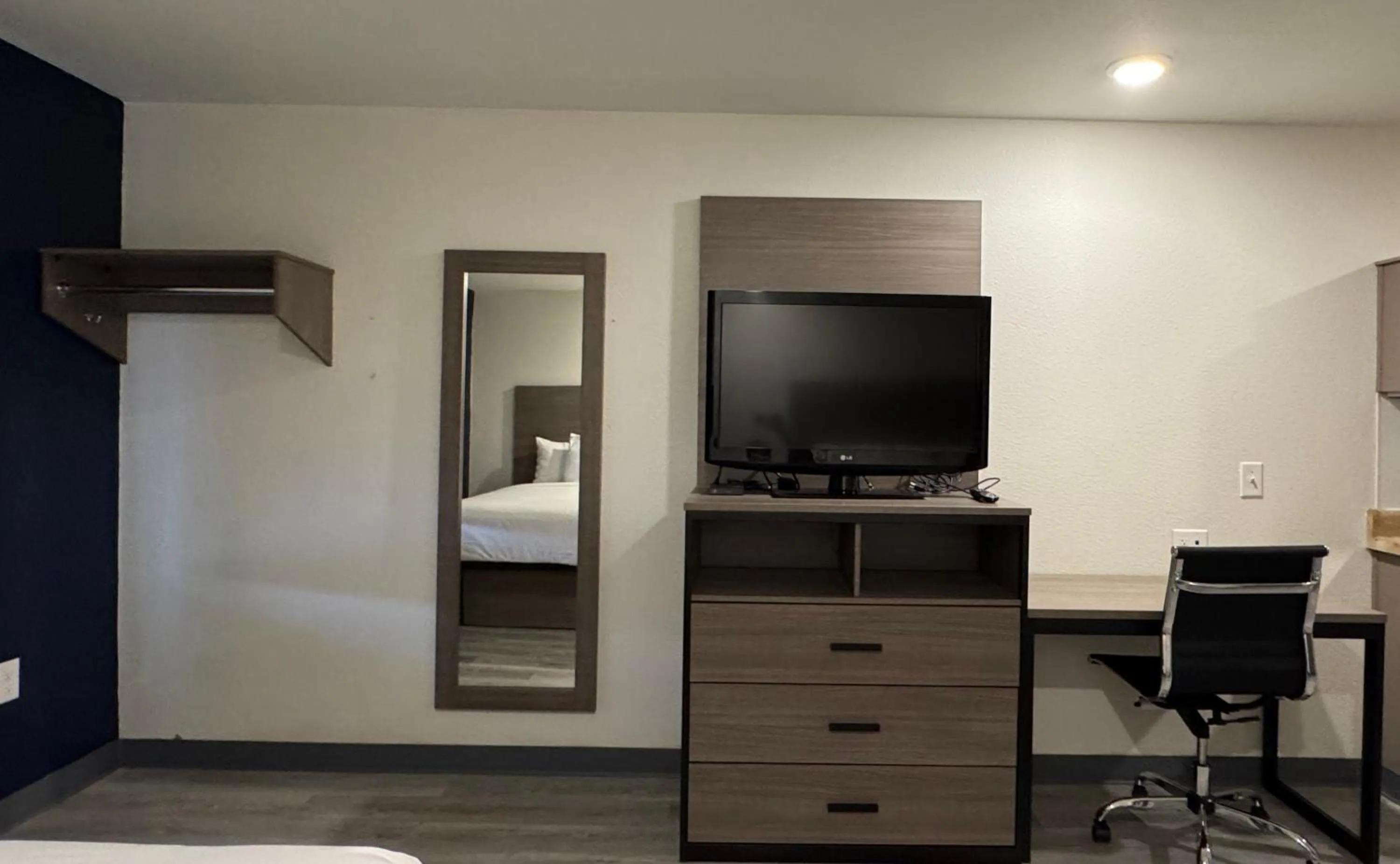 furniture, Bed in Baymont by Wyndham Dickinson