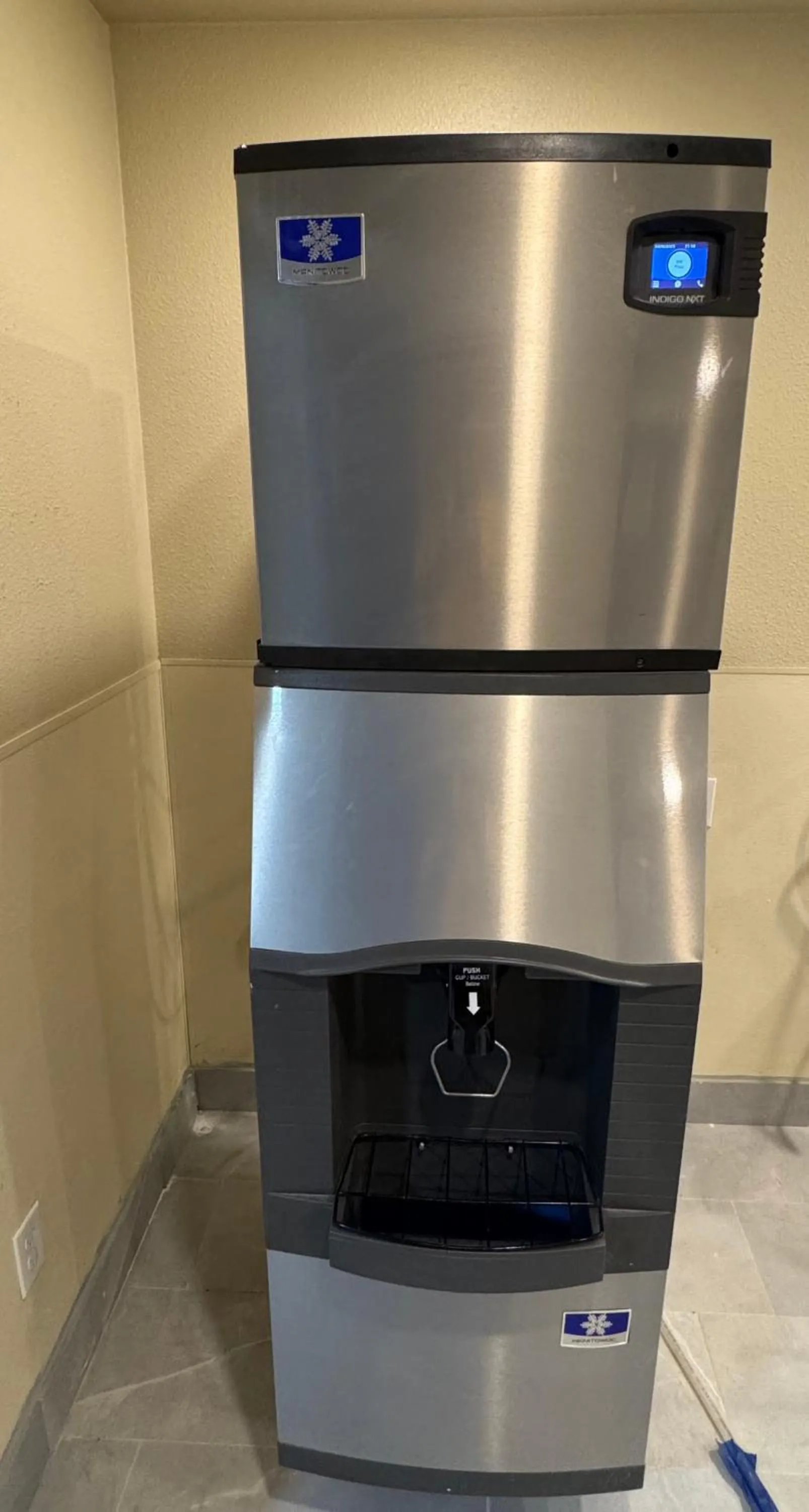 vending machine in Baymont by Wyndham Dickinson