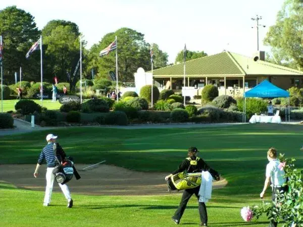 Golfcourse in Tocumwal Early Settlers Motel Golfcourse in Tocumwal Early Settlers Motel