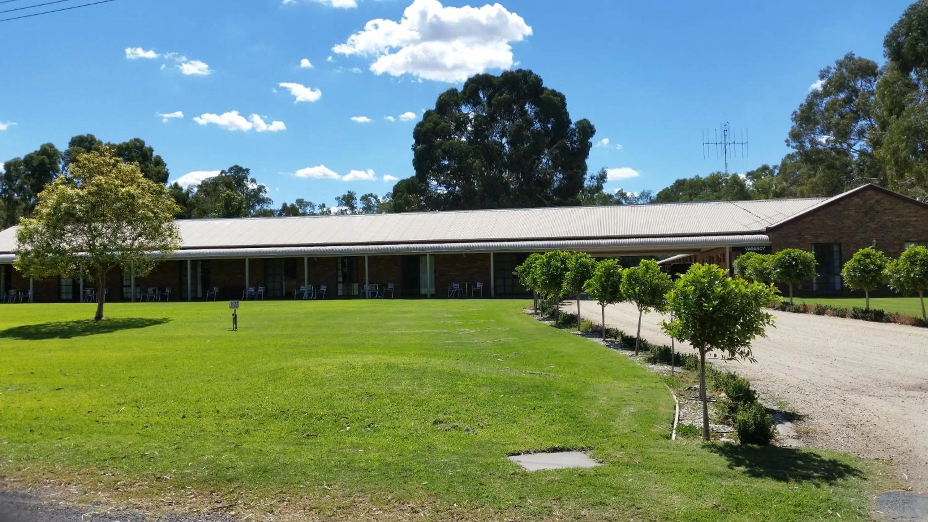 Property building in Tocumwal Early Settlers Motel