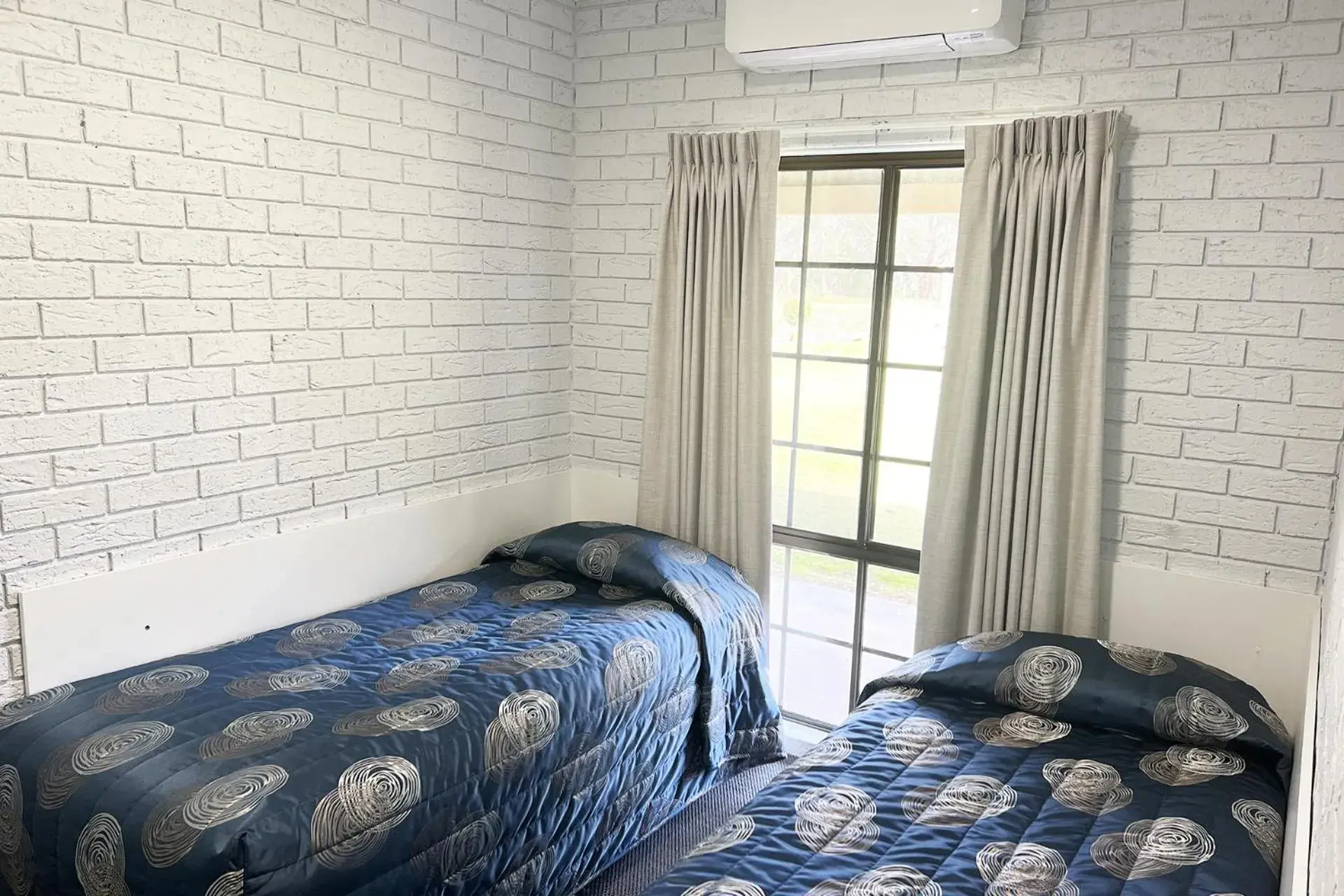 Bed in Tocumwal Early Settlers Motel Bed in Tocumwal Early Settlers Motel