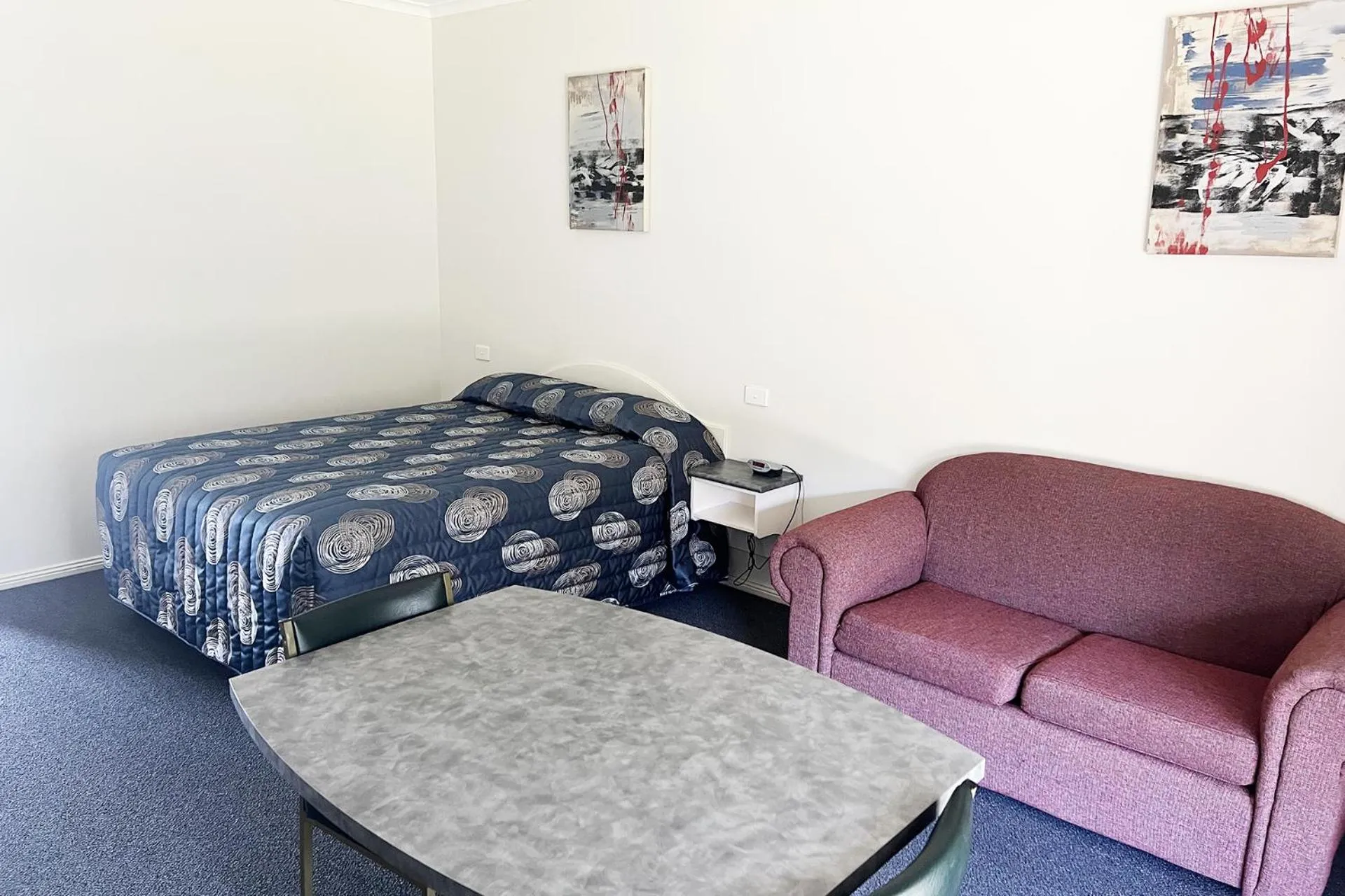 Bed in Tocumwal Early Settlers Motel