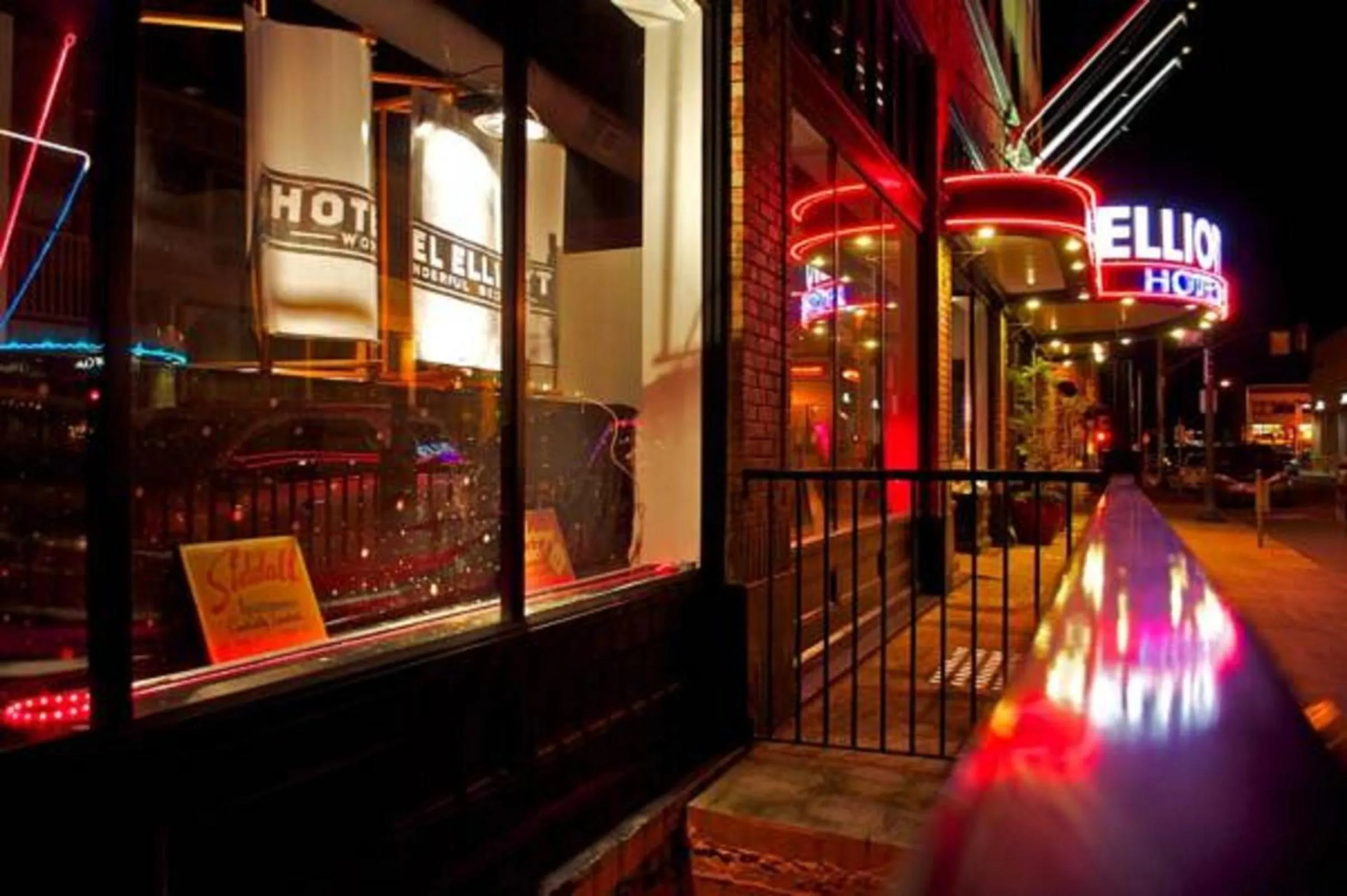 Facade/entrance in Hotel Elliott