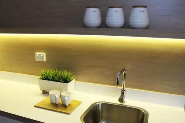 Coffee/tea facilities in Crossroads Hotel Coffee/tea facilities in Crossroads Hotel