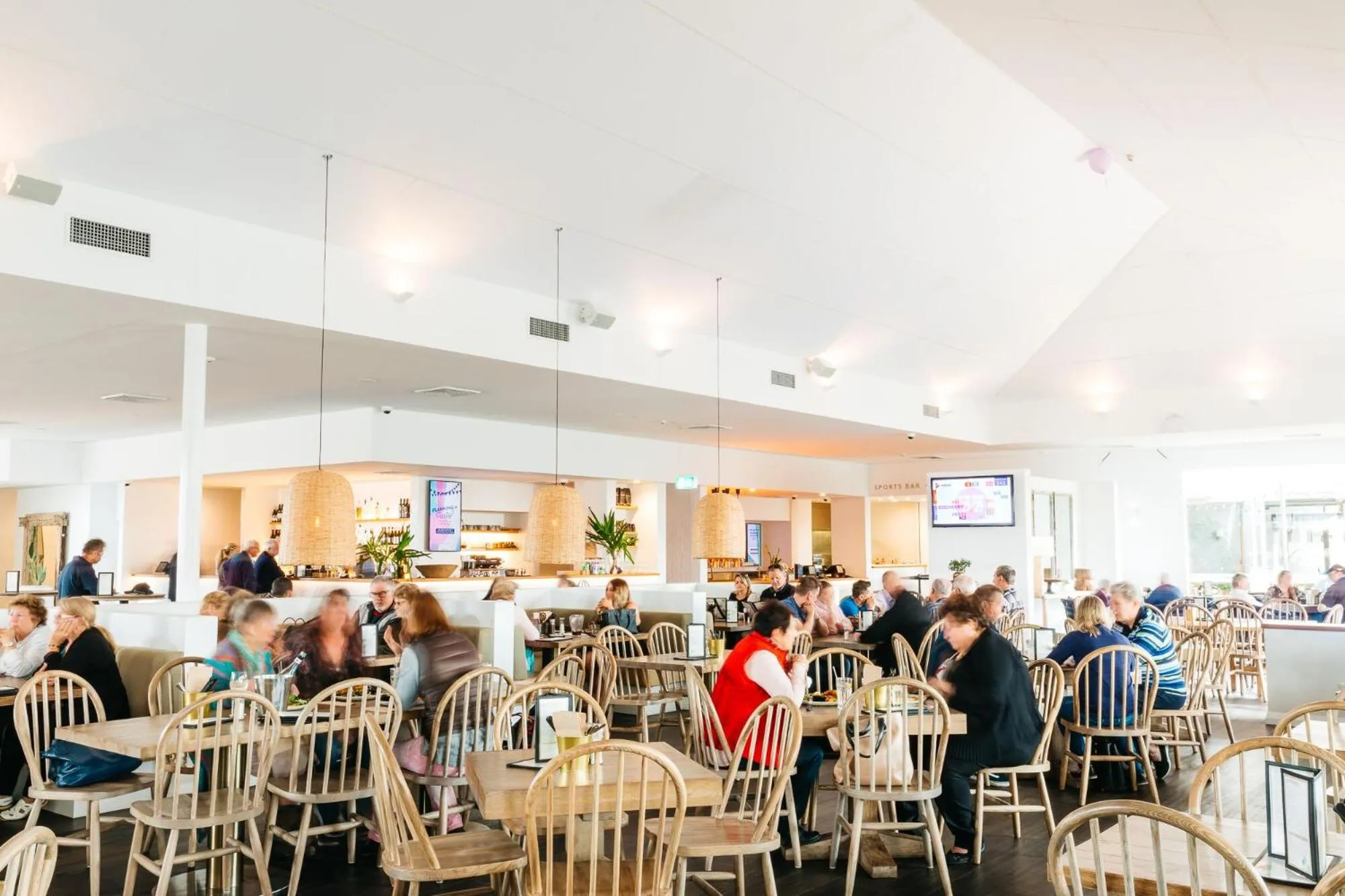 Restaurant/places to eat in Crossroads Hotel