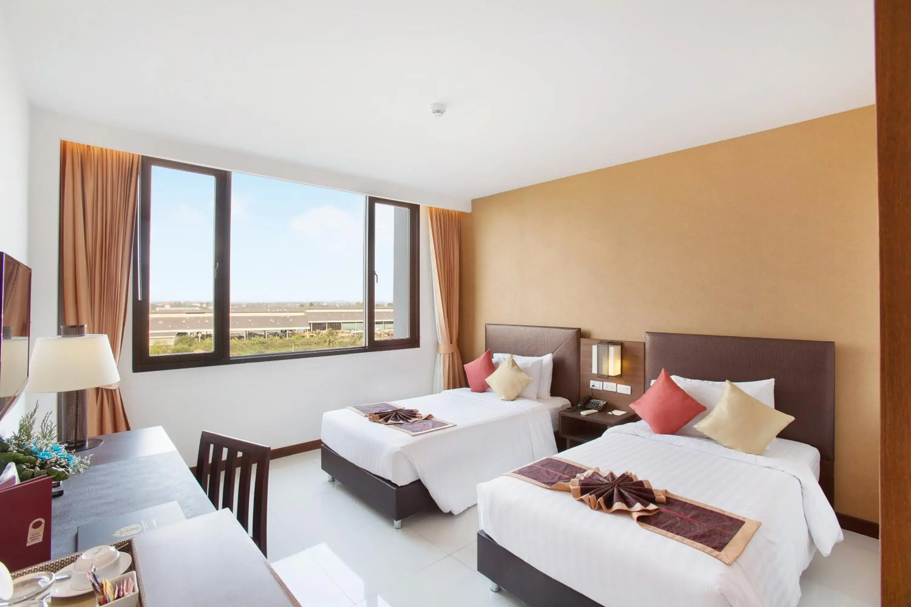 TV and multimedia, Bed in Mida Grande Hotel Dhavaravati Nakhon Pathom - SHA PLUS TV and multimedia, Bed in Mida Grande Hotel Dhavaravati Nakhon Pathom - SHA PLUS