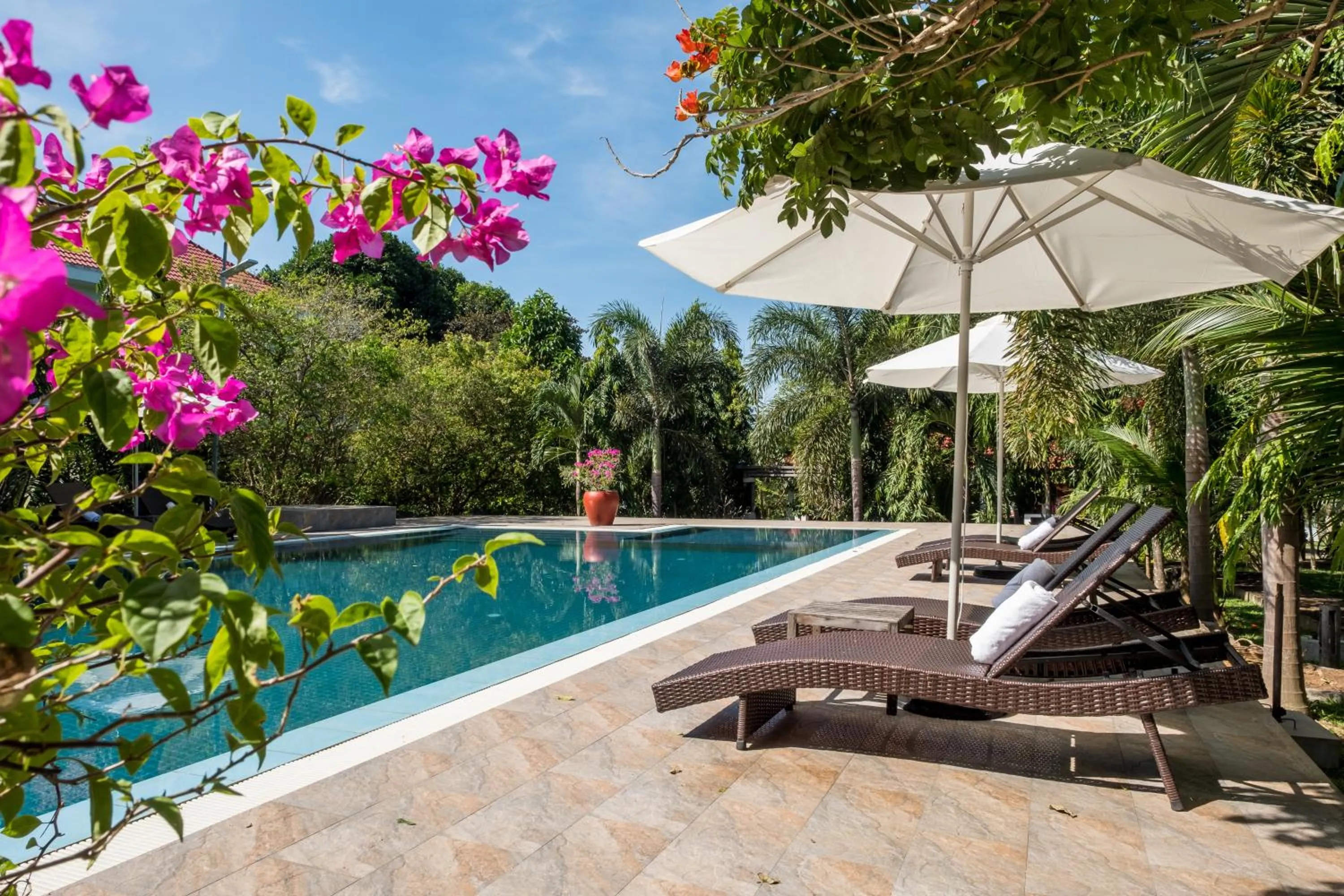 Swimming pool in Kep Bungalows