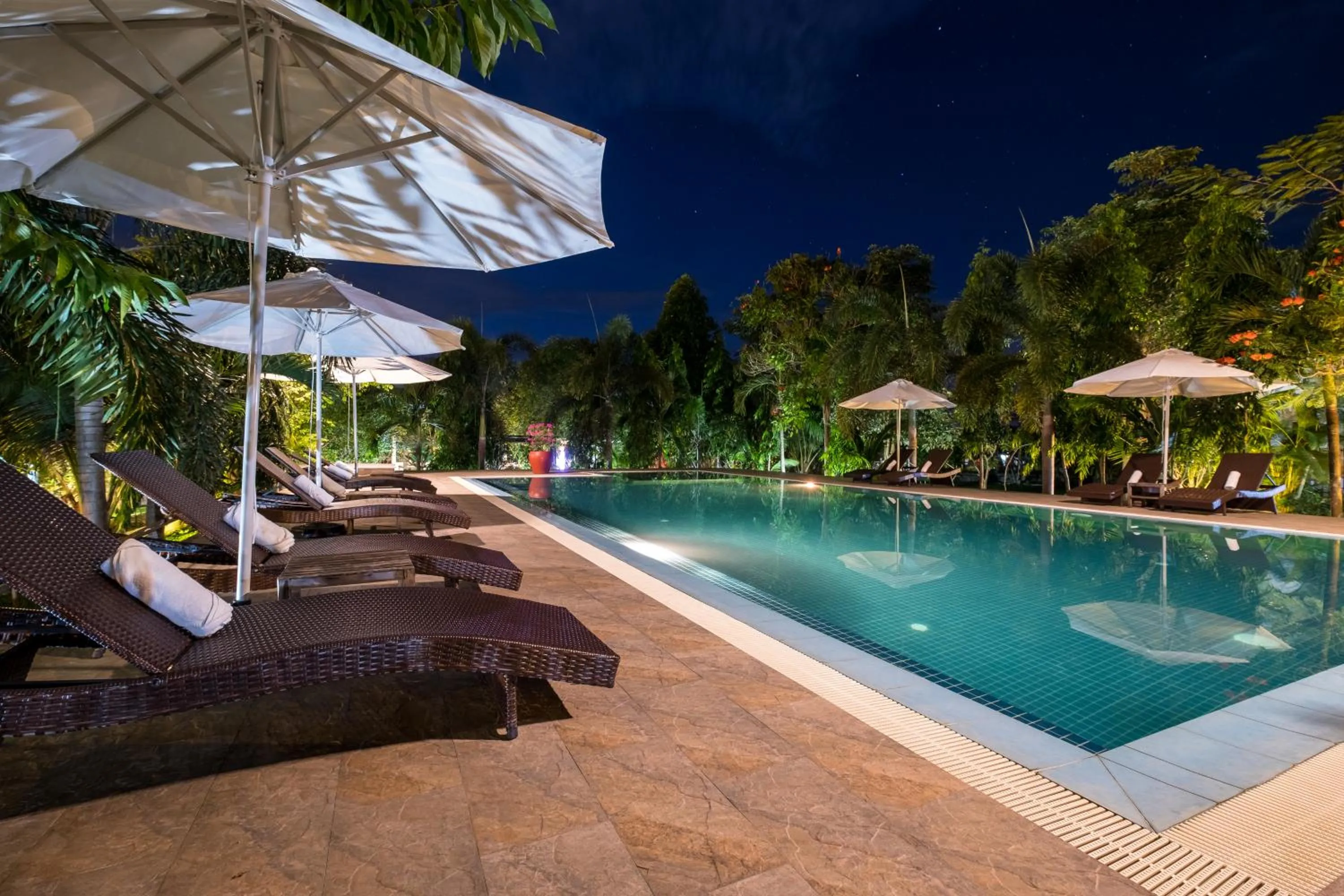 Swimming pool in Kep Bungalows