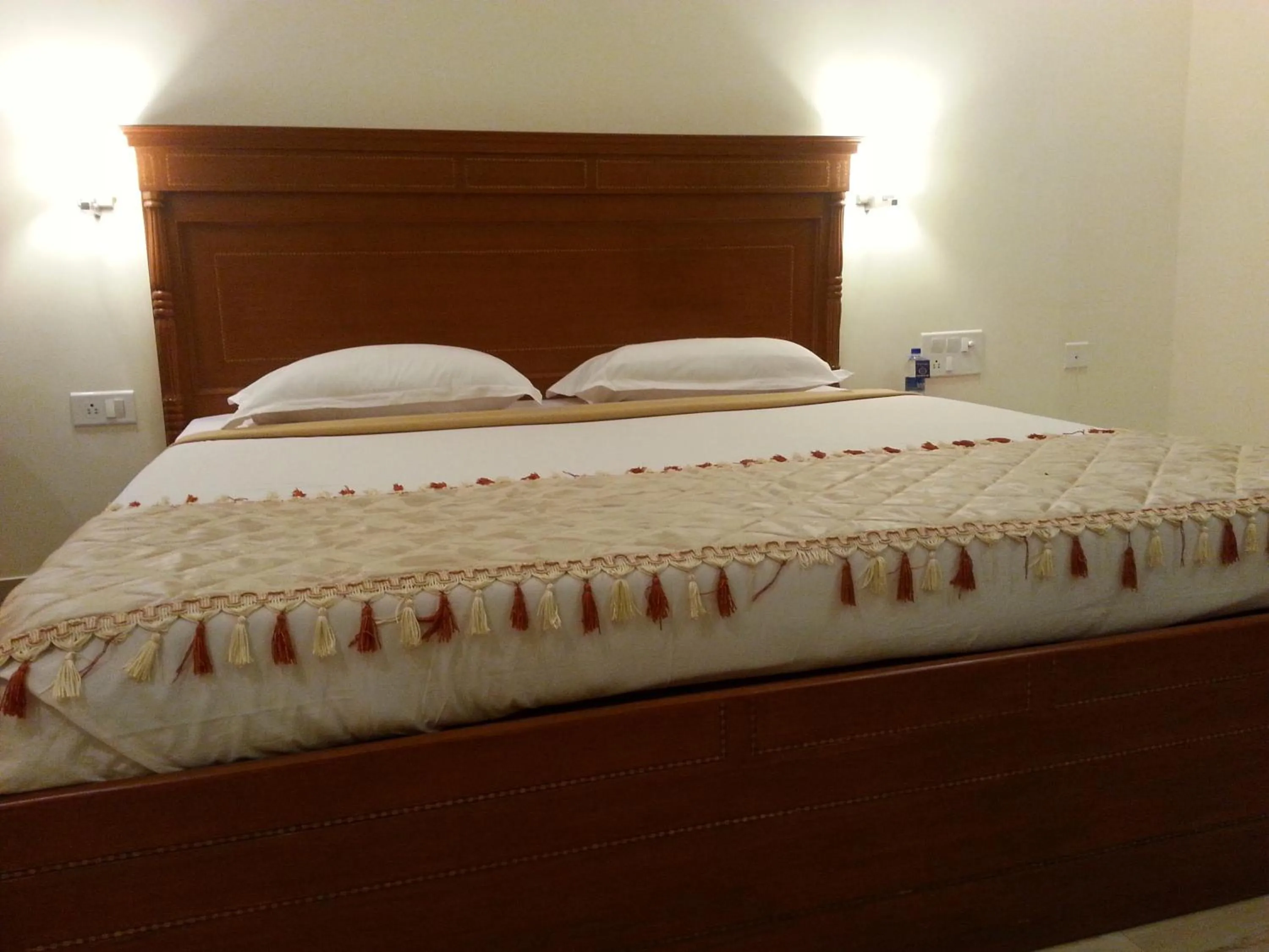 Standard Double or Twin Room - single occupancy in Paramount Inn
