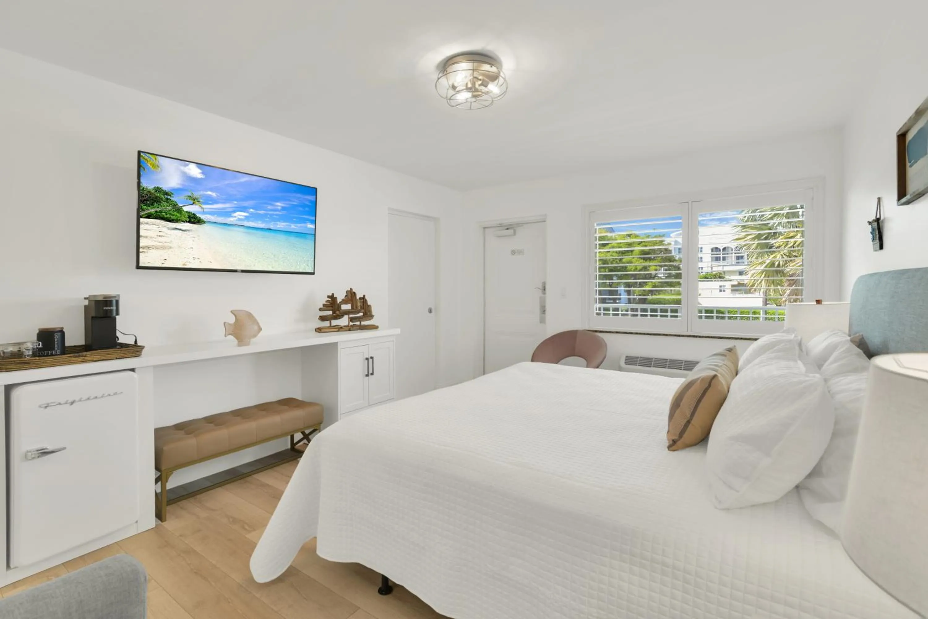 TV and multimedia, Bed in The Shores Hotel
