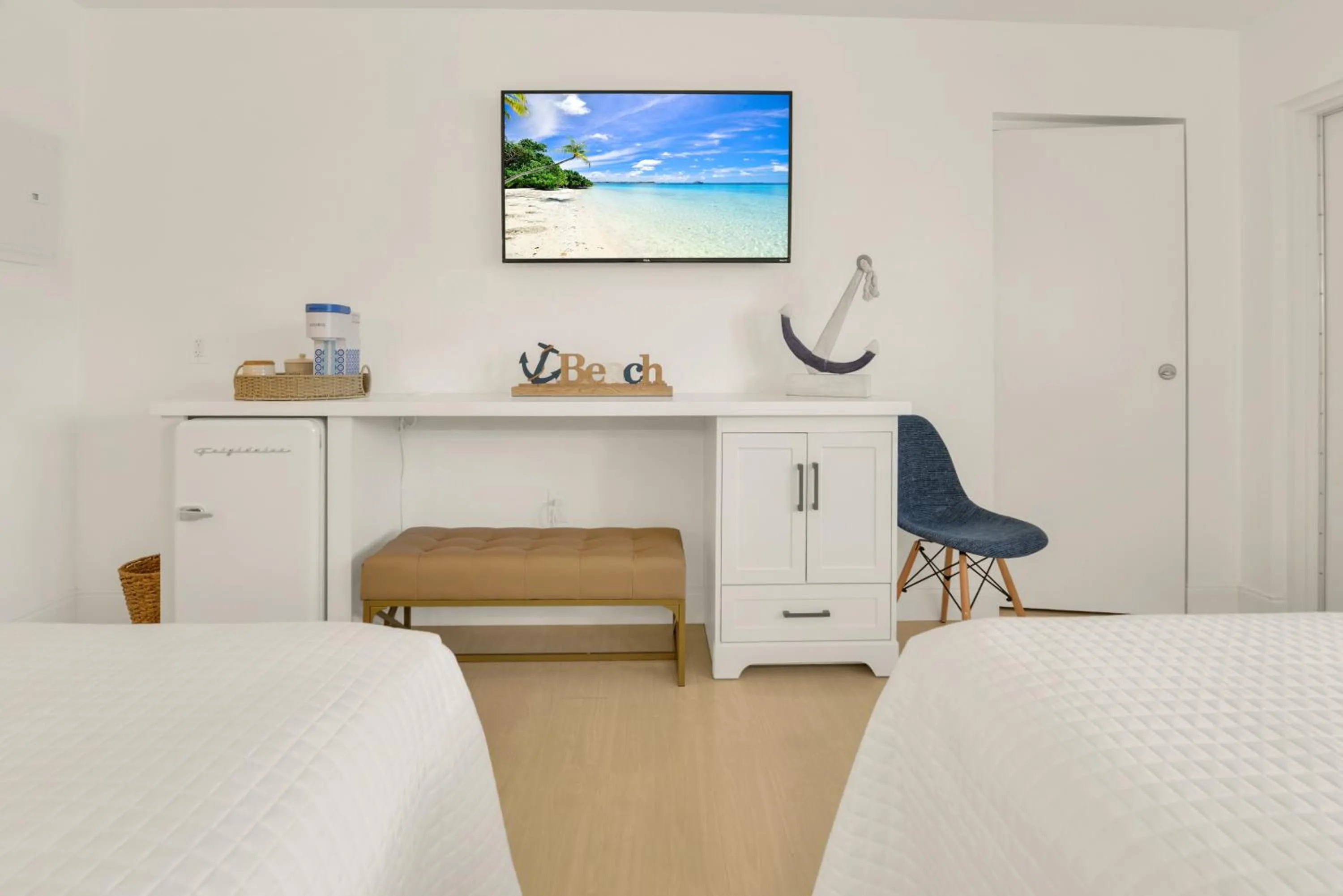 TV and multimedia, Bed in The Shores Hotel