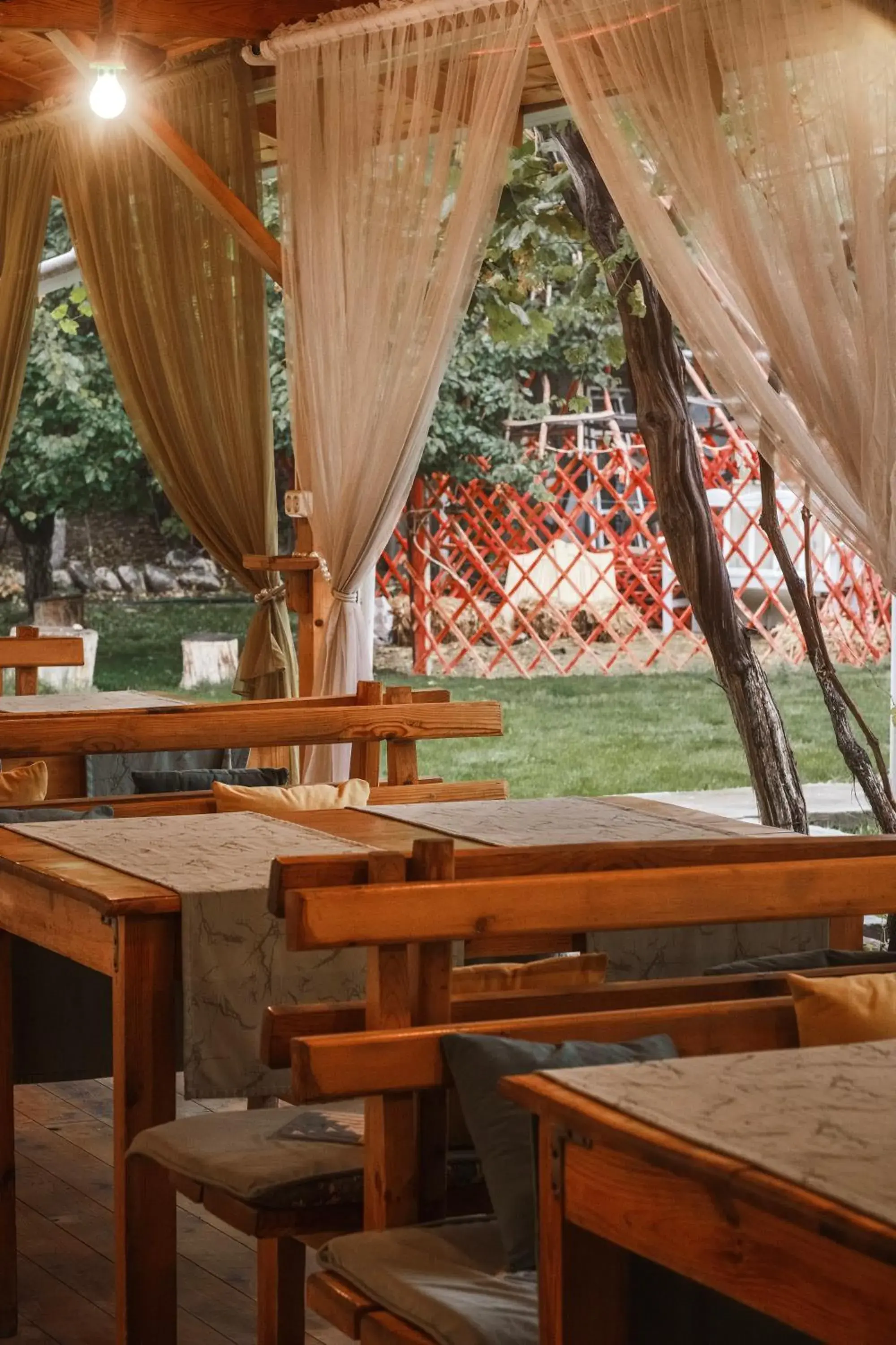 Restaurant/places to eat in TES Hotel Restaurant/places to eat in TES Hotel