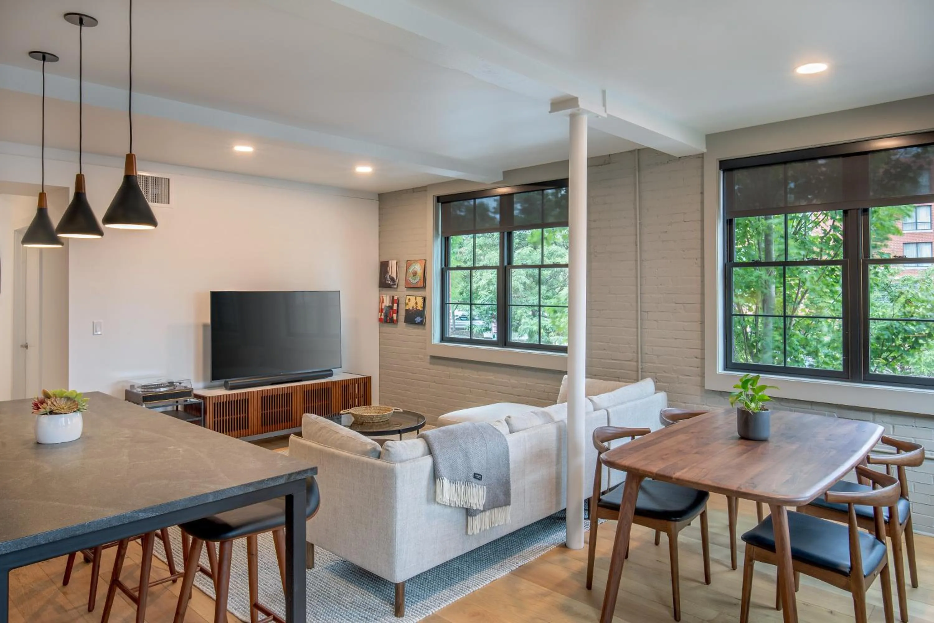 TV and multimedia in The Weldon Hotel