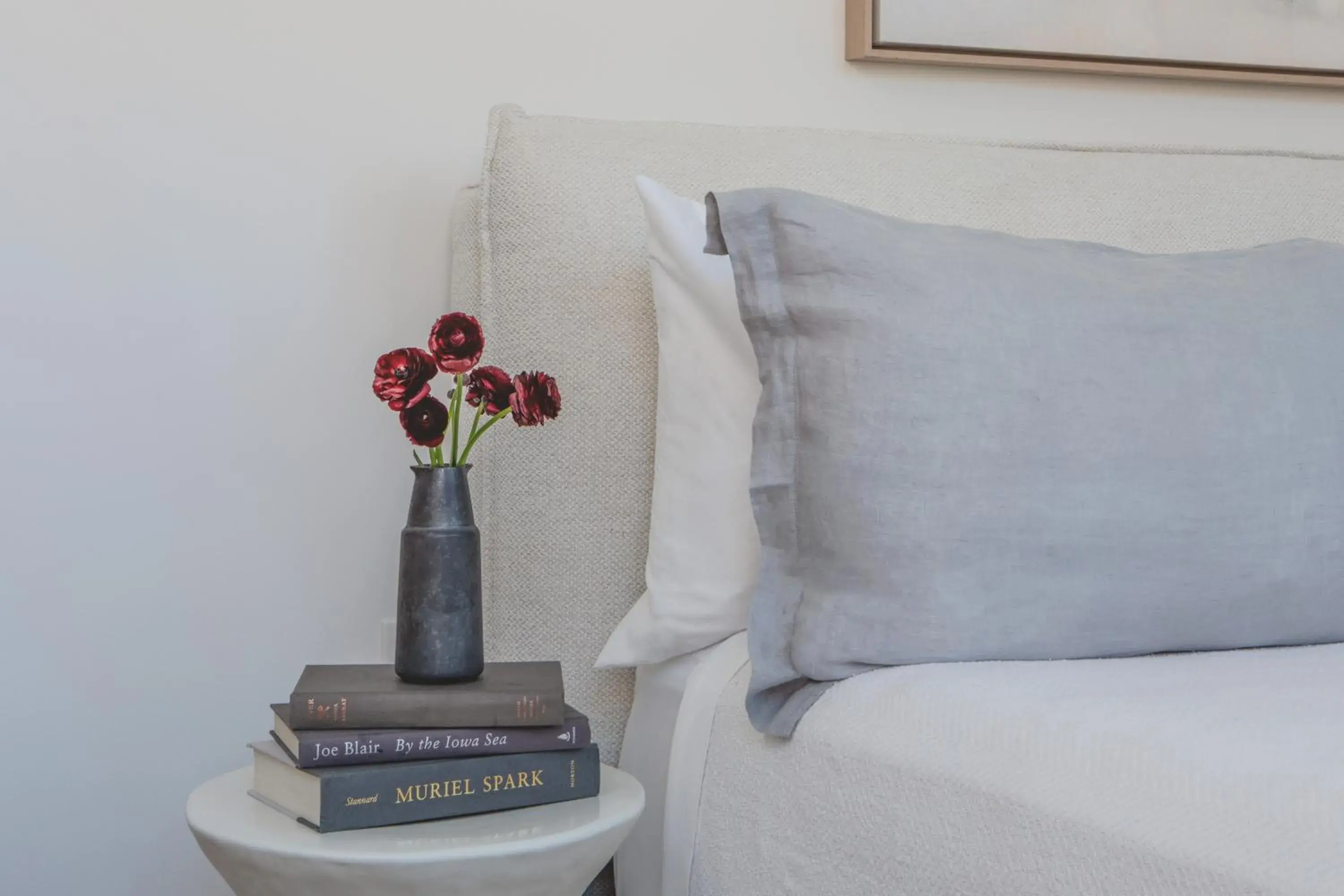 Queen Suite in The Weldon Hotel Queen Suite in The Weldon Hotel