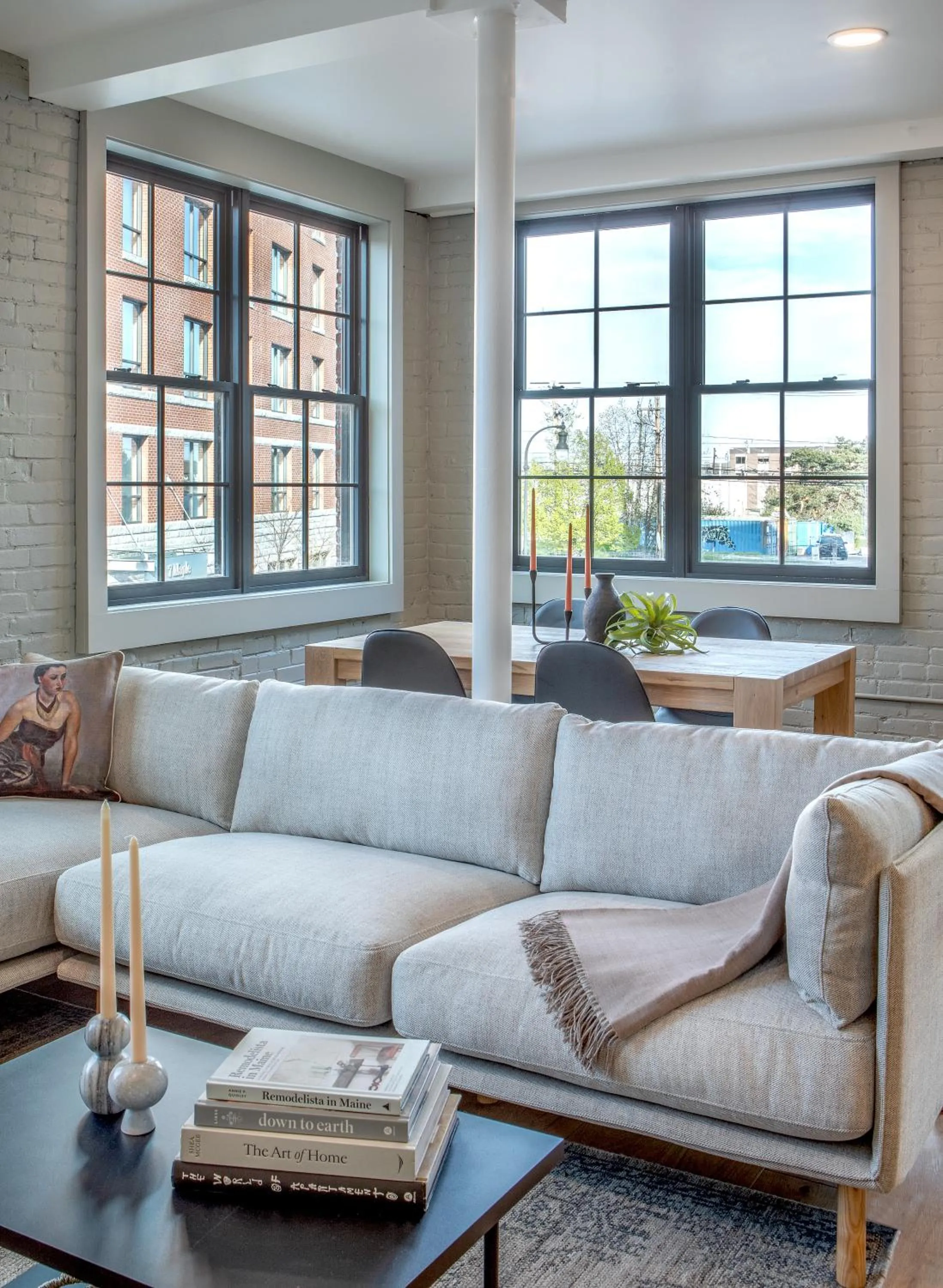 Living room in The Weldon Hotel