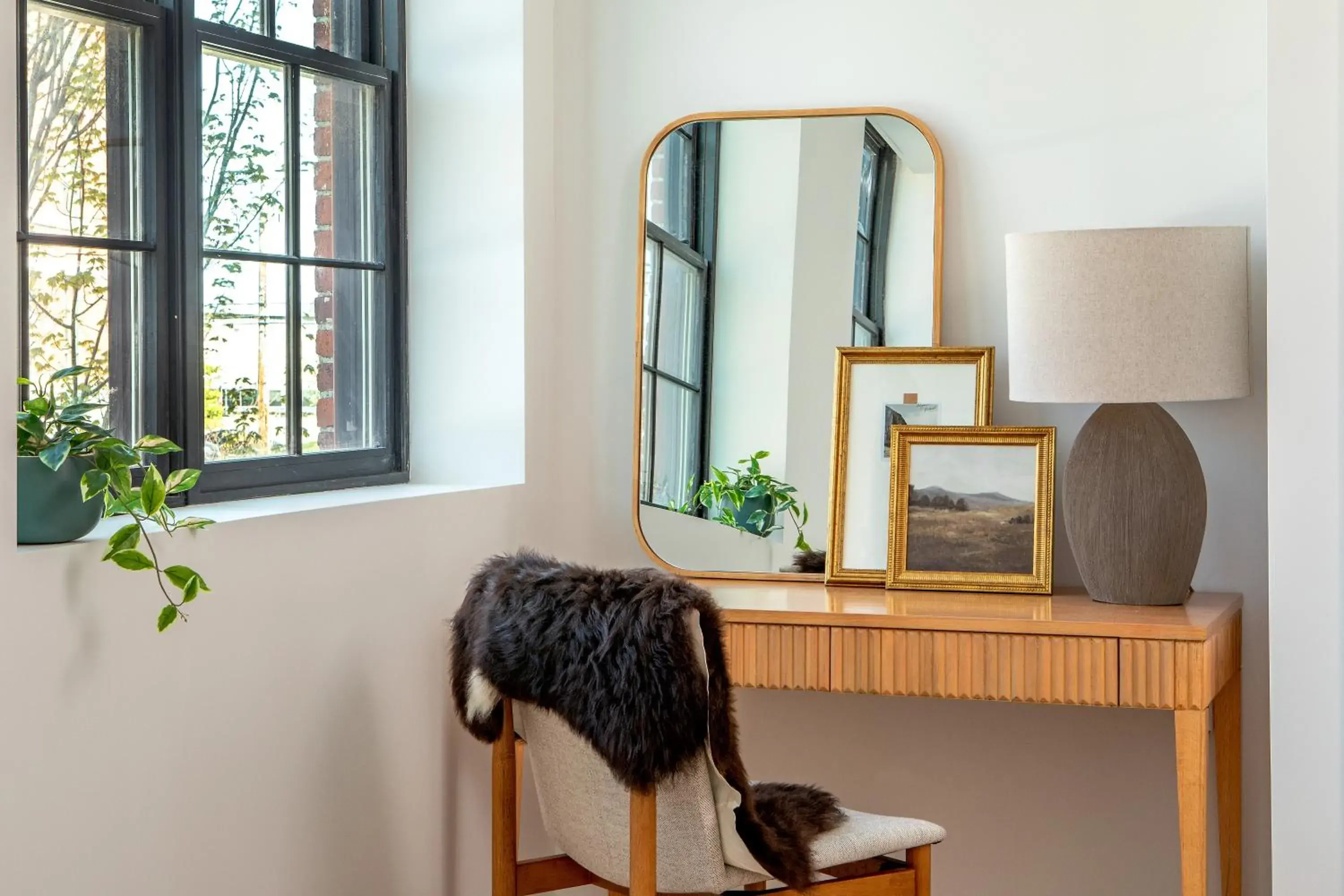 Deluxe King Suite in The Weldon Hotel Deluxe King Suite in The Weldon Hotel