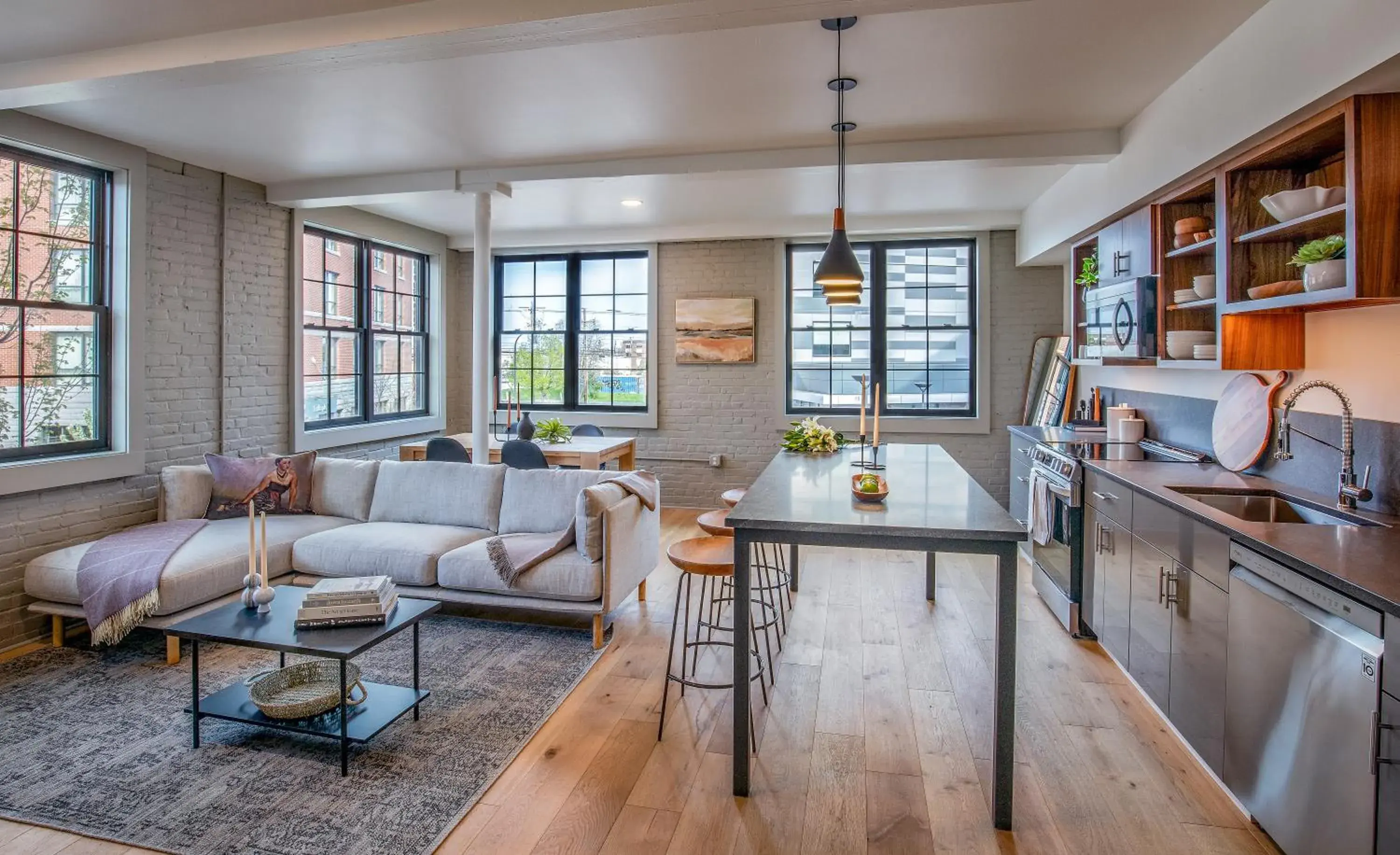 Deluxe Suite in The Weldon Hotel Deluxe Suite in The Weldon Hotel