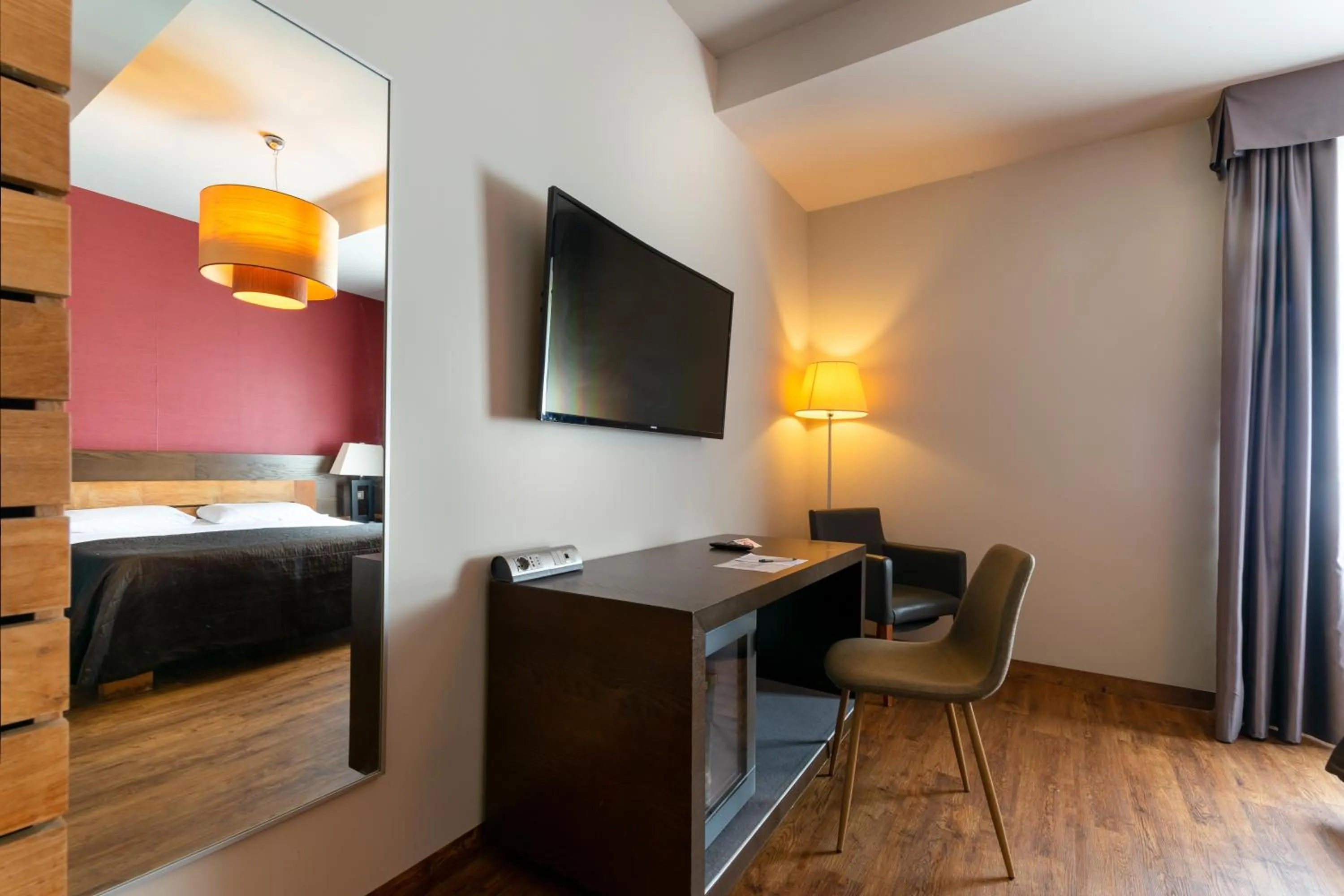 TV and multimedia, Bed in Admiral Park Hotel by Falco D'Oro Hotels