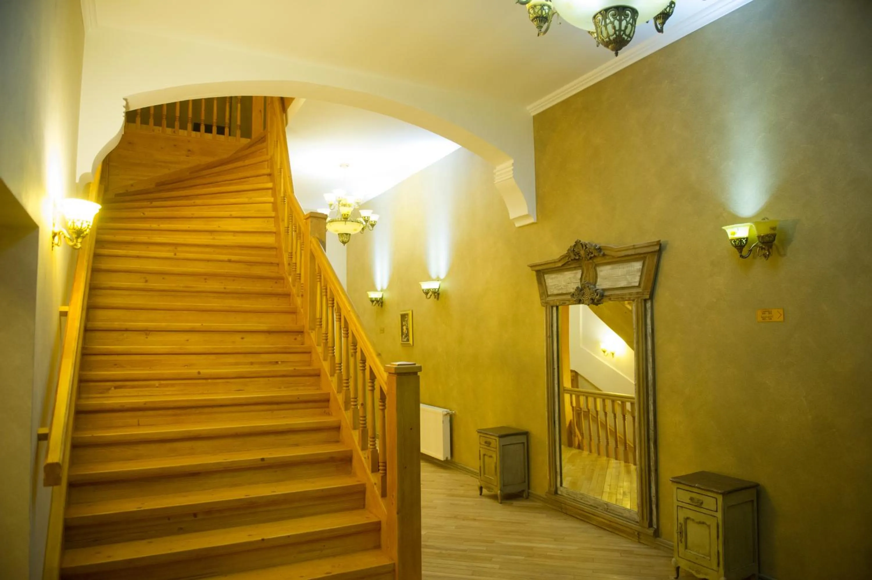 Decorative detail in Regal 1880