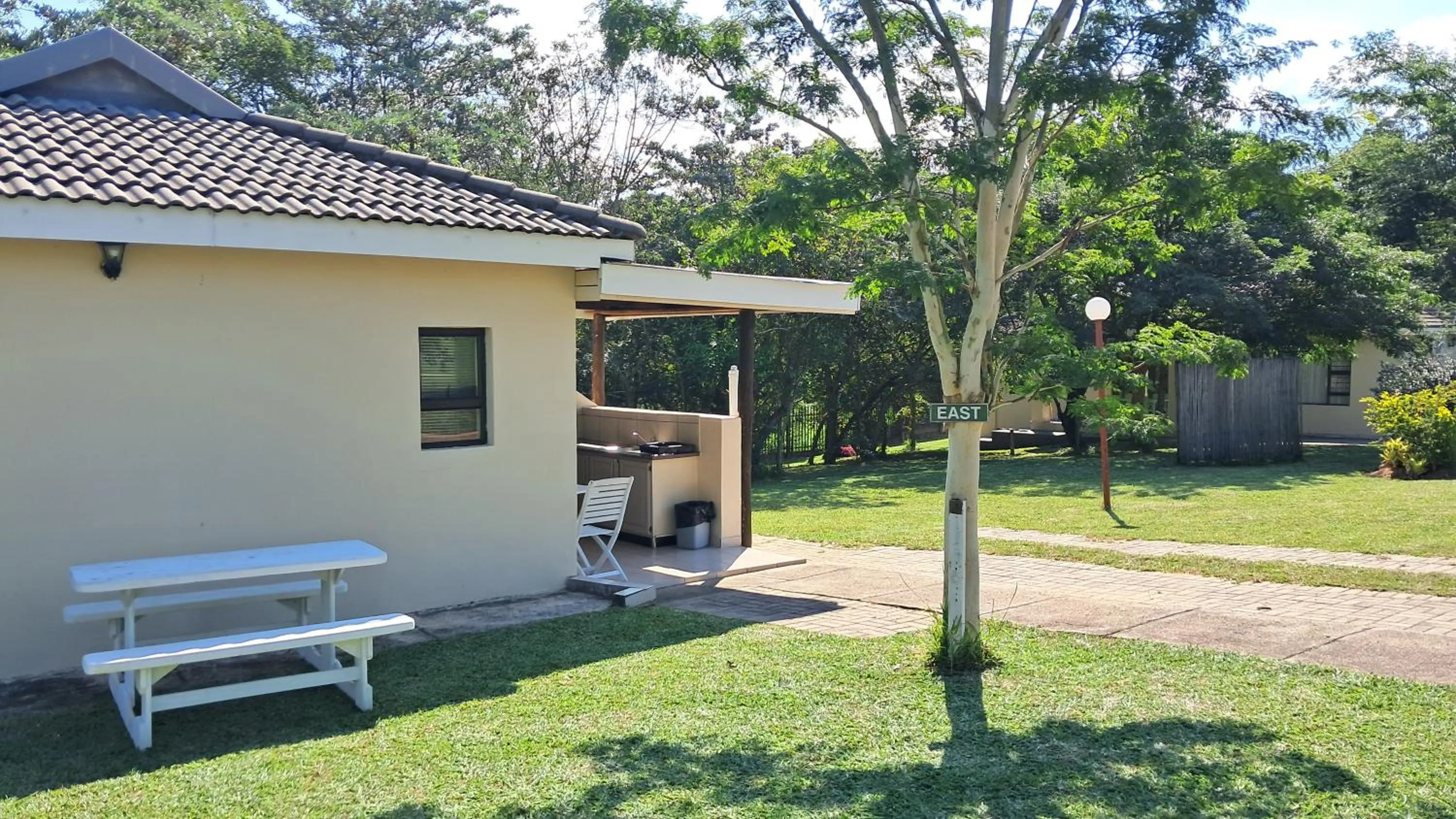 Street view in Sand River Cottages