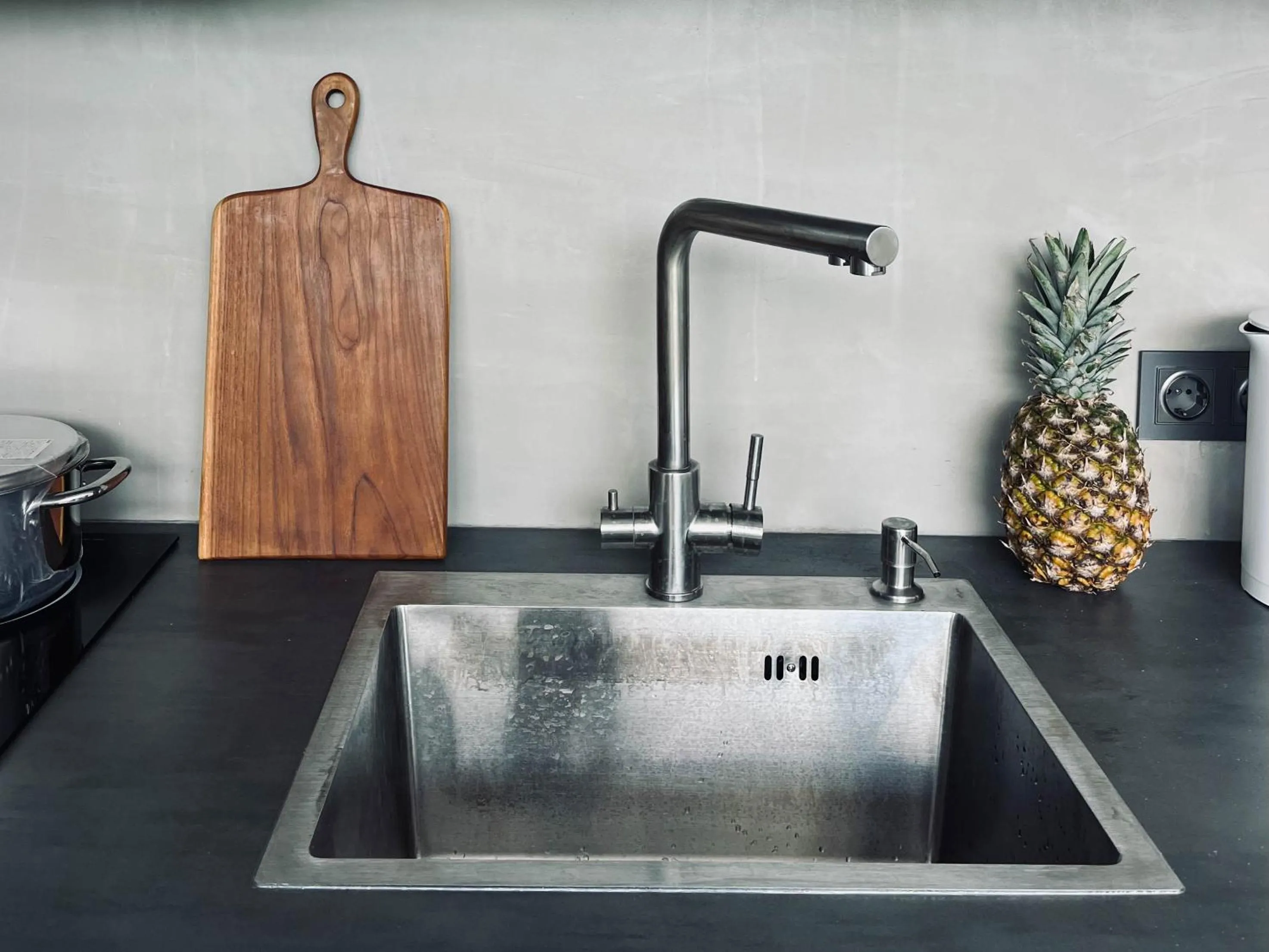 Kitchen or kitchenette in Unit Space Village