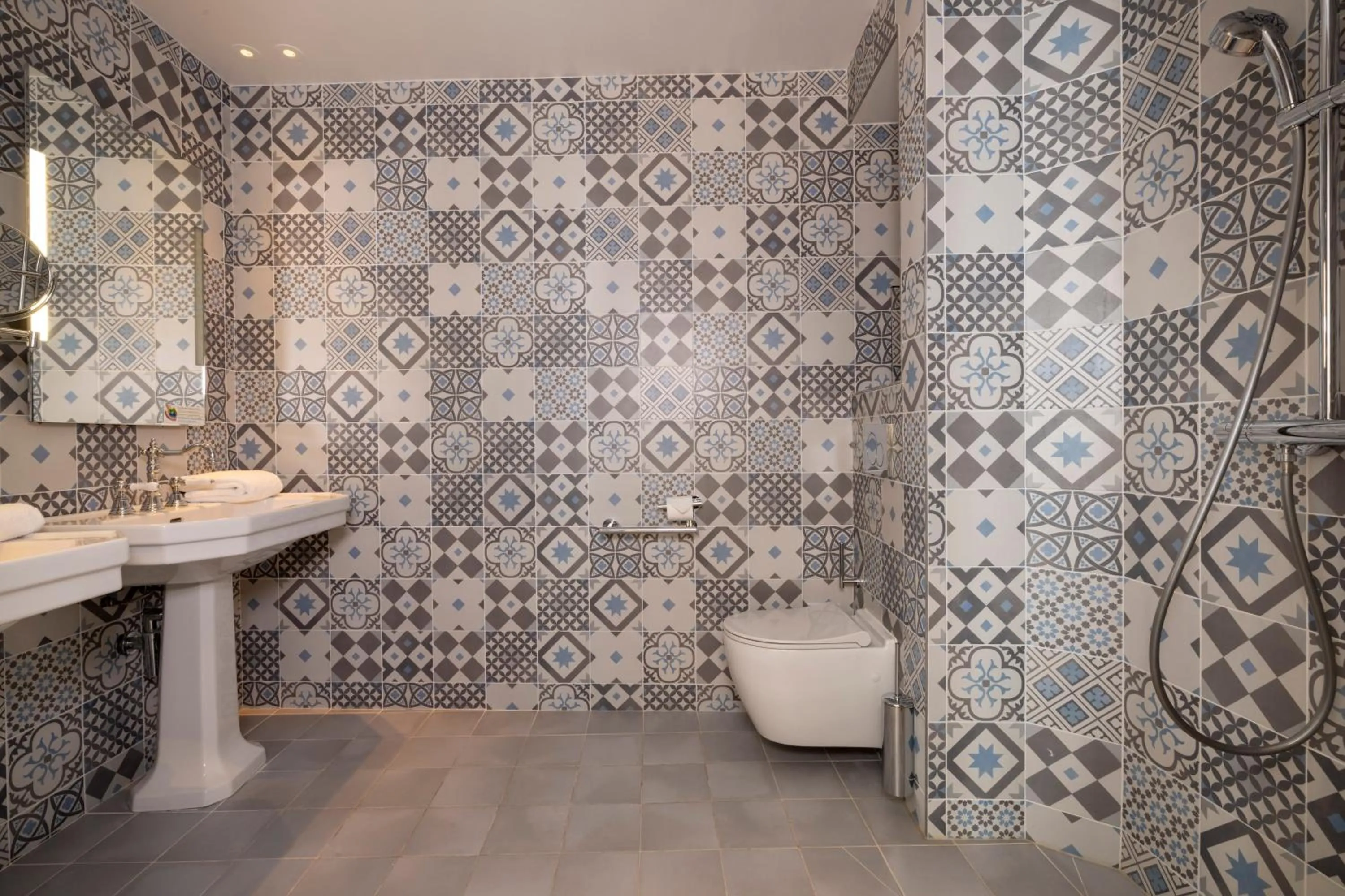 Shower in Hotel L’Antoine