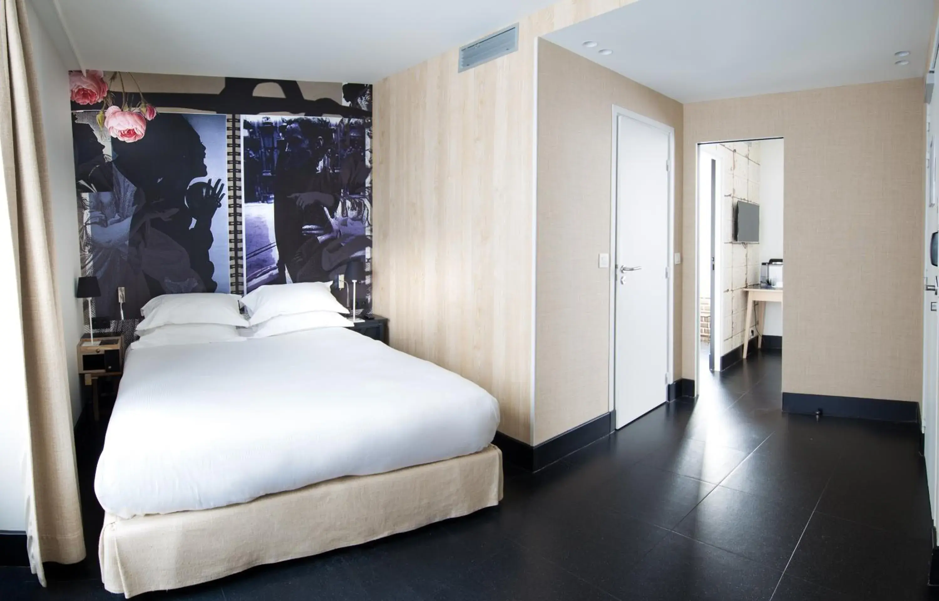 Photo of the whole room, Bed in Hotel L’Antoine Photo of the whole room, Bed in Hotel L’Antoine