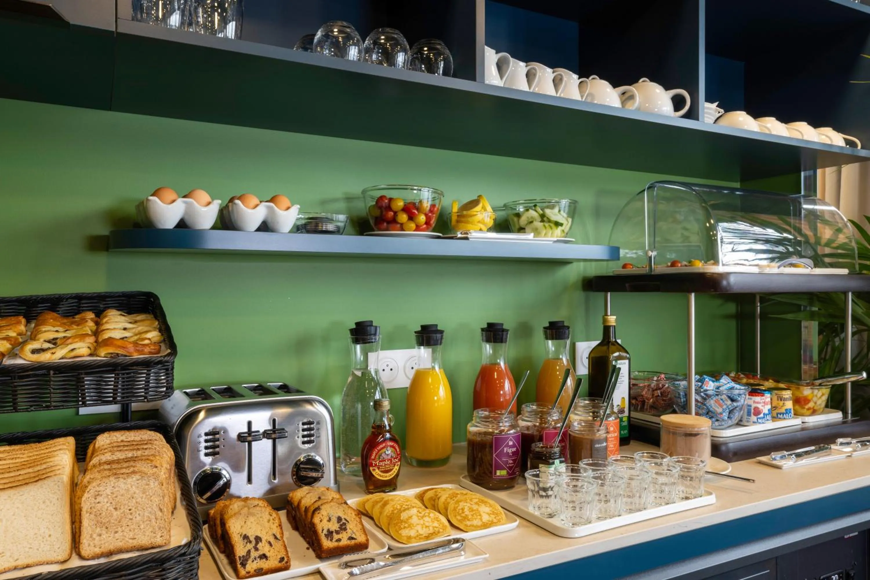 Buffet breakfast in Hotel L’Antoine