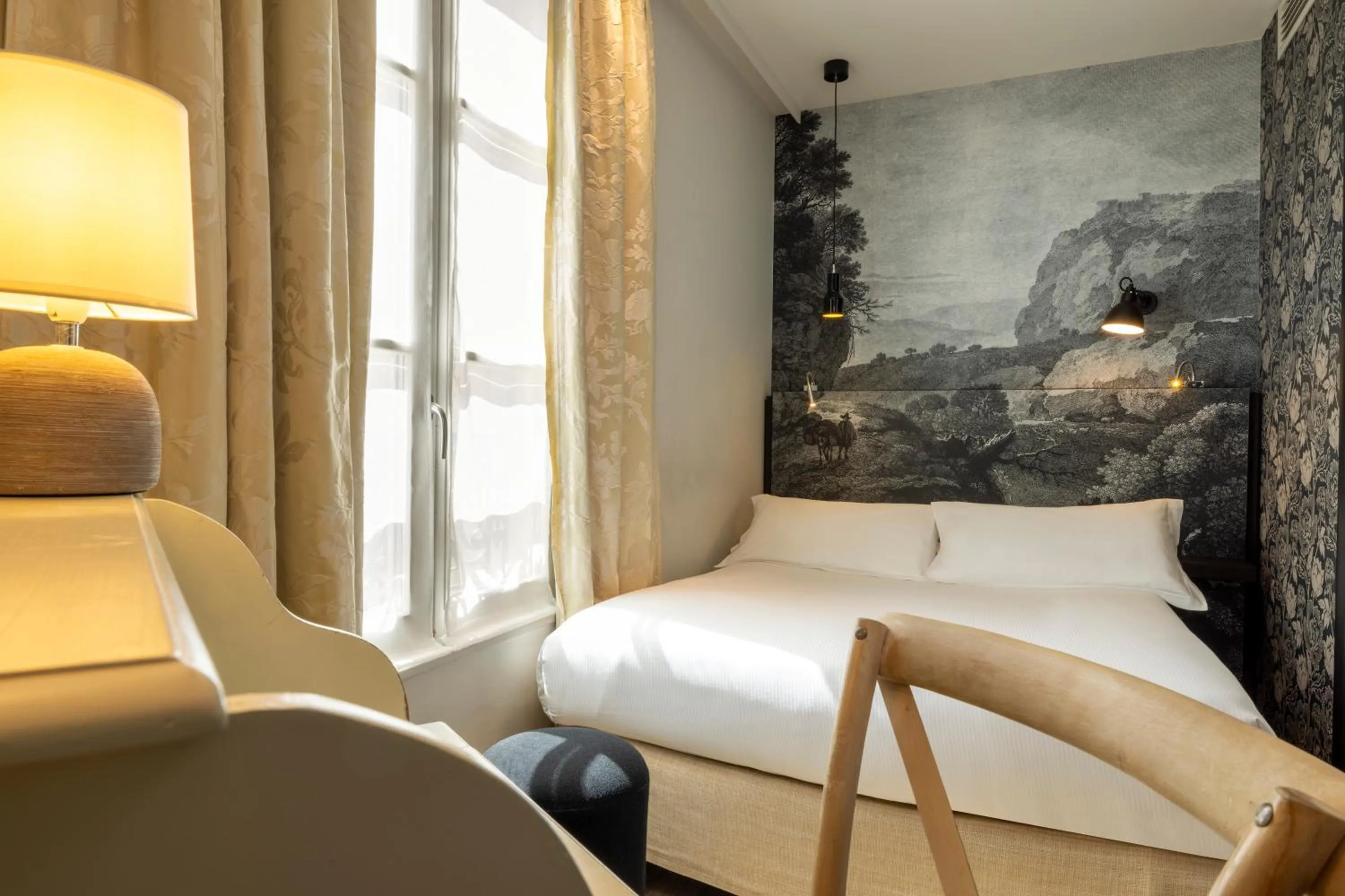 Bed in Hotel L’Antoine