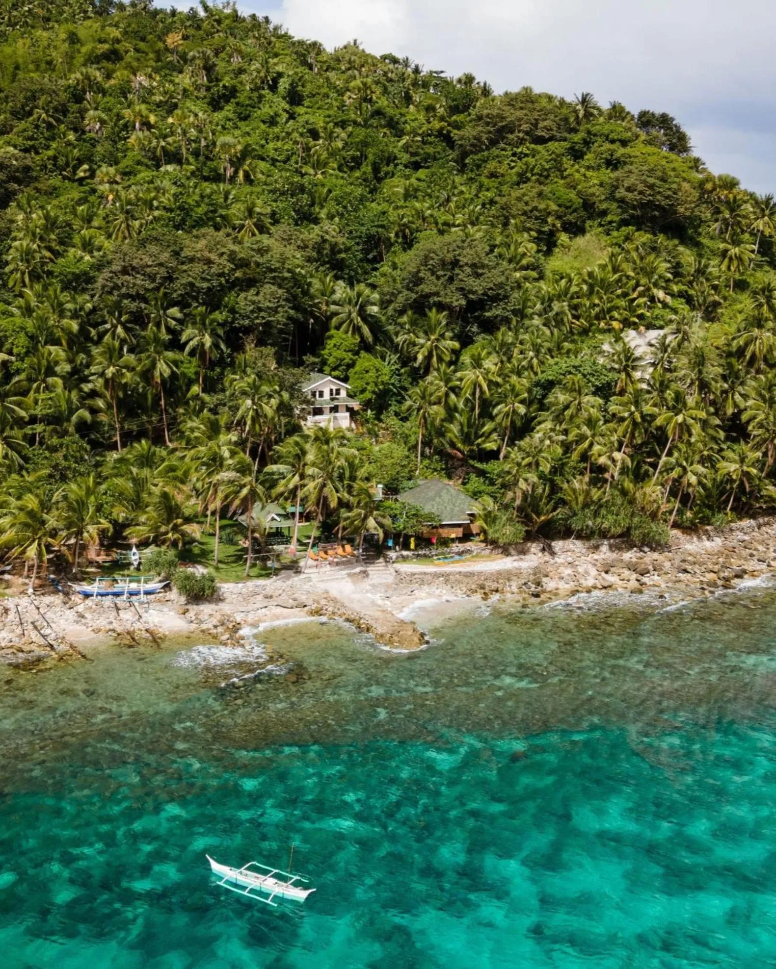 Tahanan sa Talisayan Beach House - Your Private Seaside Escape