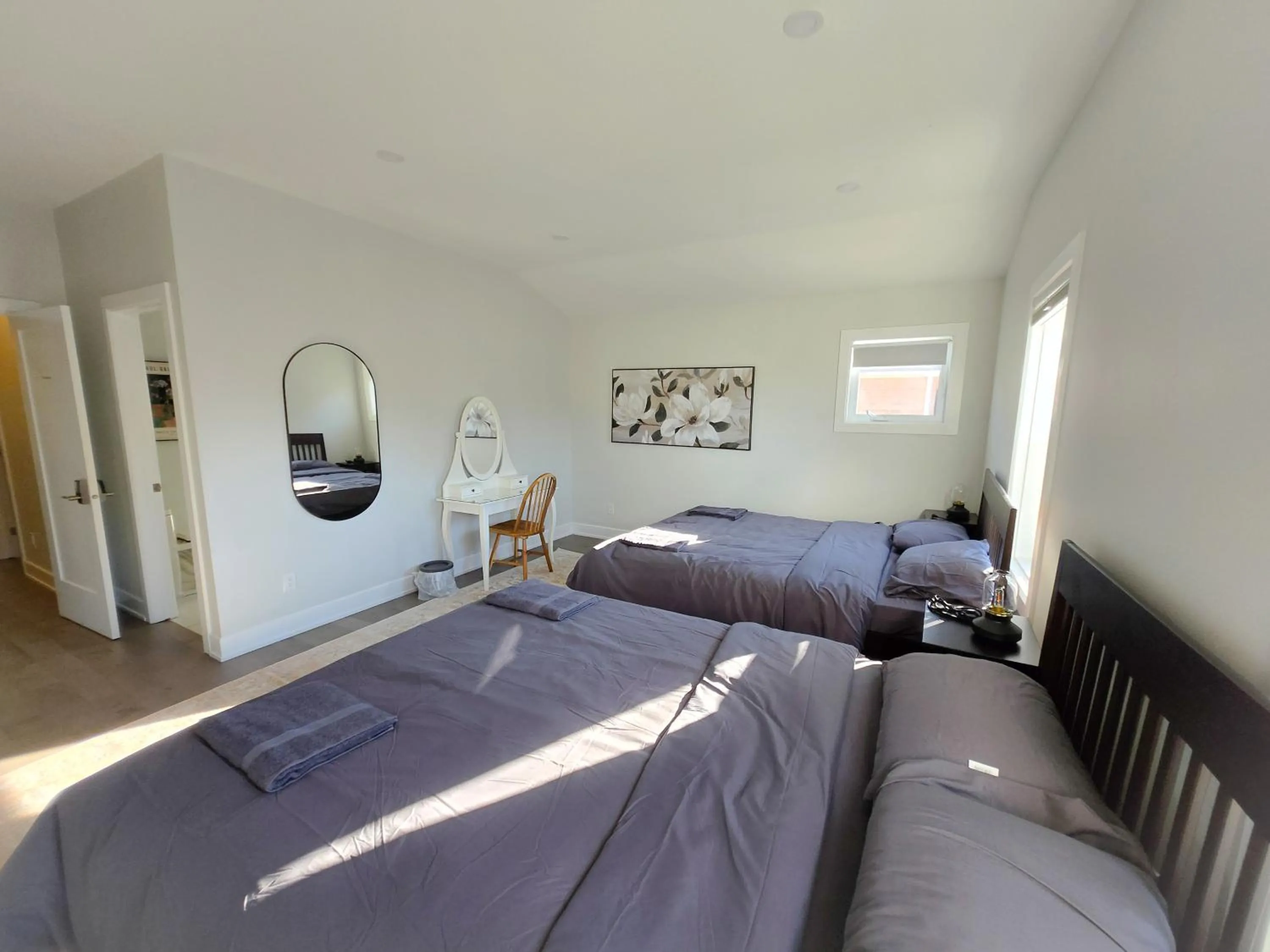 Bed in Byward-Market Luxury GuestHouse