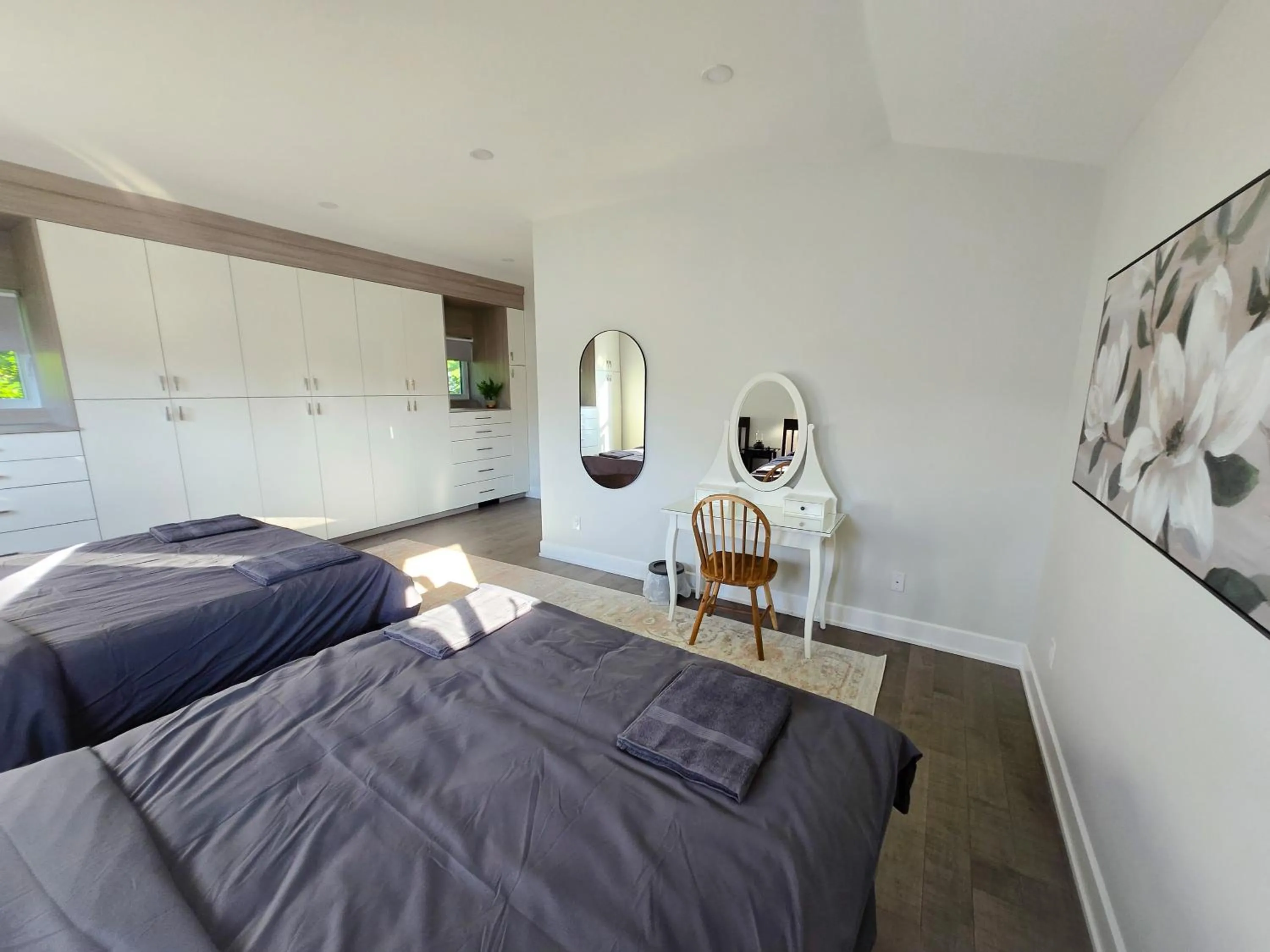 Bed in Byward-Market Luxury GuestHouse